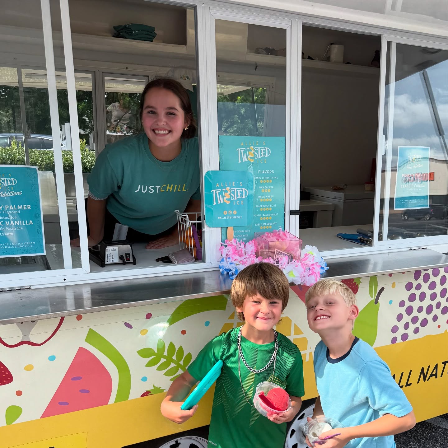 Happy Saturday friends!!!! We are open today 12-6pm! Come beat this heat with us 🤗🍧🍨🧊