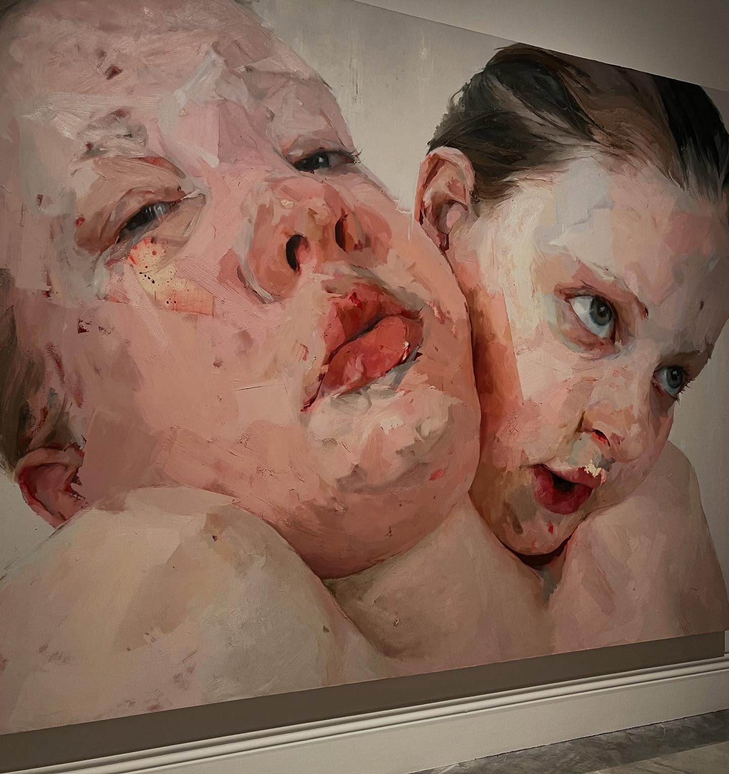 Spent sometime at The National Portrait Gallery this morning, seeing the Jenny Saville exhibition. Well worth a visit to get an understanding of the scale of her work and technique. Always love spending time here so had an hour on floor 2 looking at pre WW2 work as well.
#portraiture #contemporaryportraiture #jennysaville #painter