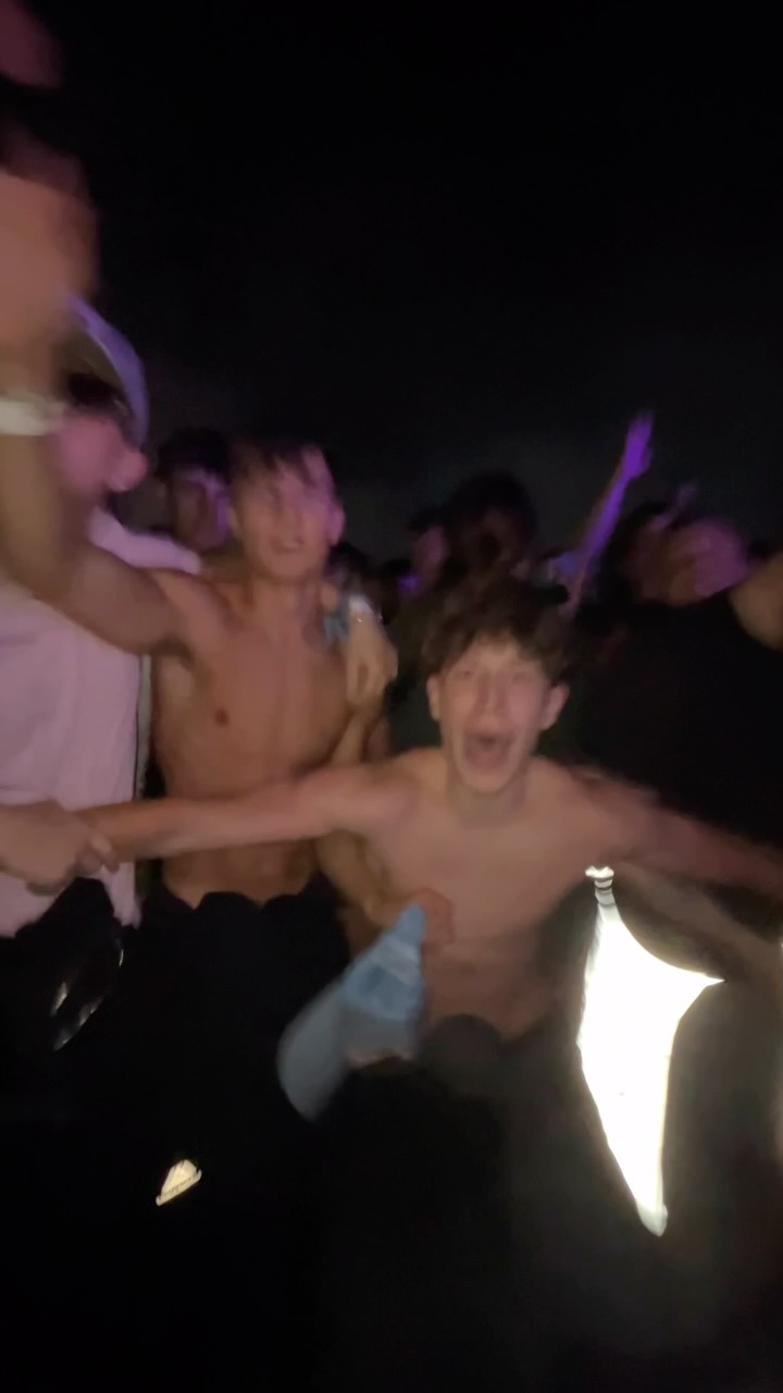 @theprodigyofficial I want my arms and legs back 😭😭
@ynotfestival
#festival @nhsengland #freehealthcare #ambulance #theprodigy