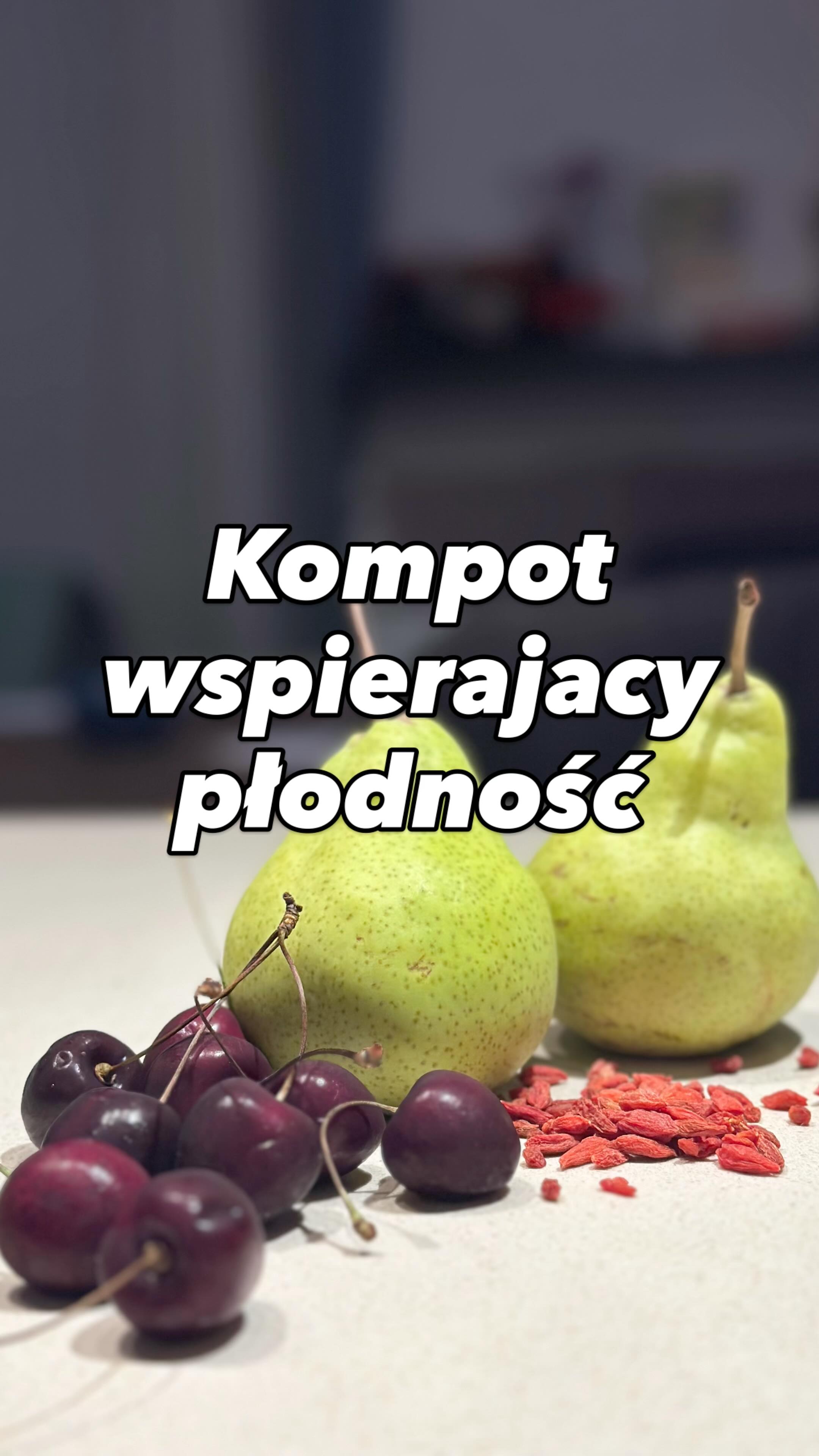 ✨ Kompot płodności z medycyny chińskiej
Jeśli starasz się o dziecko lub chcesz wspierać swoje ciało w czasie cyklu i ciąży – sięgnij po ten prosty kompot. W TCM odżywienie Krwi i Yin to fundament płodności, zdrowej owulacji i zagnieżdżenia zarodka. Ten eliksir to codzienne wsparcie dla Twojego cyklu menstruacyjnego, płodności – i spokojnego ciała.
🌸 Składniki:
– 1 kg czereśni (lub wiśni)
– 1 gruszka (w całości, pokrojona)
– 1–2 garści jagód Goji
– 2 litry wody
(nie dodajemy cukru)
🌿 Dlaczego działa?
🍒 Czereśnie – odżywiają Krew, łagodnie ją poruszając i wzmacniają Śledzionę
🍐 Gruszki – nawilżają, odżywiają Płyny i Yin, łagodzą Gorąco
🍇 Goji – wspierają Yin, wzmacniają Nerki i Wątrobę
💡 Gotuj przez 30 minut na wolnym ogniu. Pij ciepły.
Zaopiekuj się sobą z czułością – każdego dnia.
📍 Terapia wspierająca płodność? Znajdziesz mnie we Wrocławiu, w @berthaholistic.
•••••••••••••••••••••••••••••••••••••••••••••••••••
🌱 Wsparcie płodności, zdrowia, emocji, urody.
🌸 Beata Szlachta – ekspert medycyny chińskiej
❤️ Bertha Holistic Centrum medycyny naturalnej we Wrocławiu.
☘️ Akupunktura, zioła, medycyna chińska, terapie twarzy.
•••••••••••••••••••••••••••••••••••••••••••••••••••
#akupunktura #wrocław #ziołolecznictwo #medycynachińska #TCM #zdrowie #niepłodność #płodność #ivf #invitro #ciąża #zdrowiekobiety #naturalnemetody #kompot #zdrowiekobiety #goji #kompotdomowy #zdroweprzepisy #berthaholistic #akupunkturawroclaw