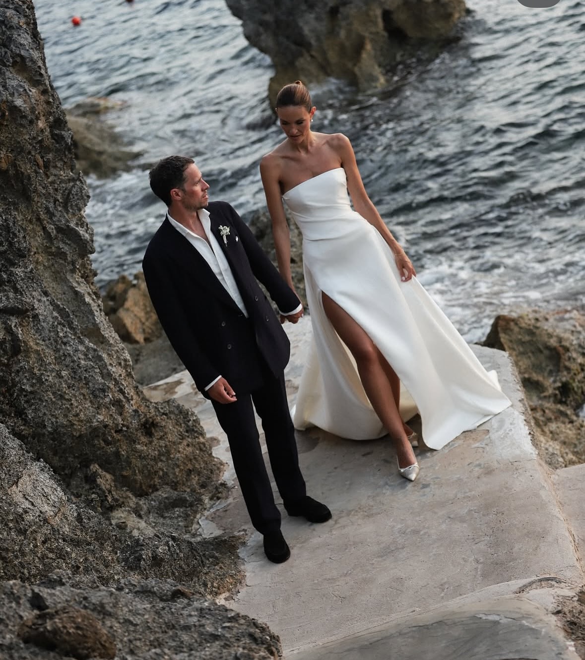 ELLERY… by KYHA arriving soon…
#KYHA #minimilistbride #fashionfoward