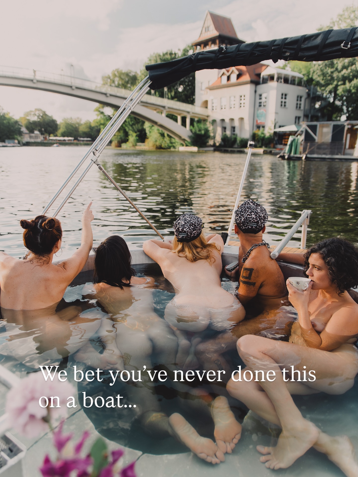 🫖✨ We bet you’ve never done this on a boat…
Last summer, our friends from @the.naked.tea.party came on board for a photoshoot unlike any other. No clothes. Blue Butterfly Tea. Warm bodies. Cool breeze.
It wasn’t about posing or performance.
It was about letting go.
Breathing in.
Landing fully in the moment.
The Naked Tea Party creates beautiful, body-positive spaces that invite softness, presence, and honesty. We were honoured to host their shoot on the water — a floating expression of their work that felt grounding, freeing, and real. And with the wonderful @kasia_sekula capturing those special moments, it was definitely one to remember 🙏❤️
If you’re dreaming of capturing something special in a setting like this…
📩 DM us — the boat is waiting.