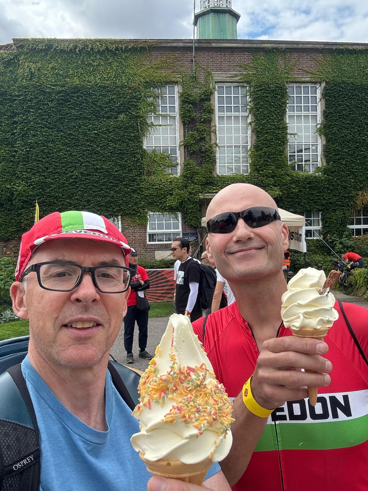 Big shout out for 2 members!
Gareth and Dave have started the London Edinburgh London ride today.
It an epic 1530 kilometres (950 miles) self-supported cycle ride across the United Kingdom.
With a cheeky ice cream treat yesterday (because, why not!) they set off in the very early hours this morning.
Have a fantastic ride both and keep us posted and your progress!
Good luck to you from everyone at CDRC. Chapeau 👏🏻
More details about the ride in the link https://londonedinburghlondon.com/ #lel #cdrc #clevedonanddistrictroadclub #audax