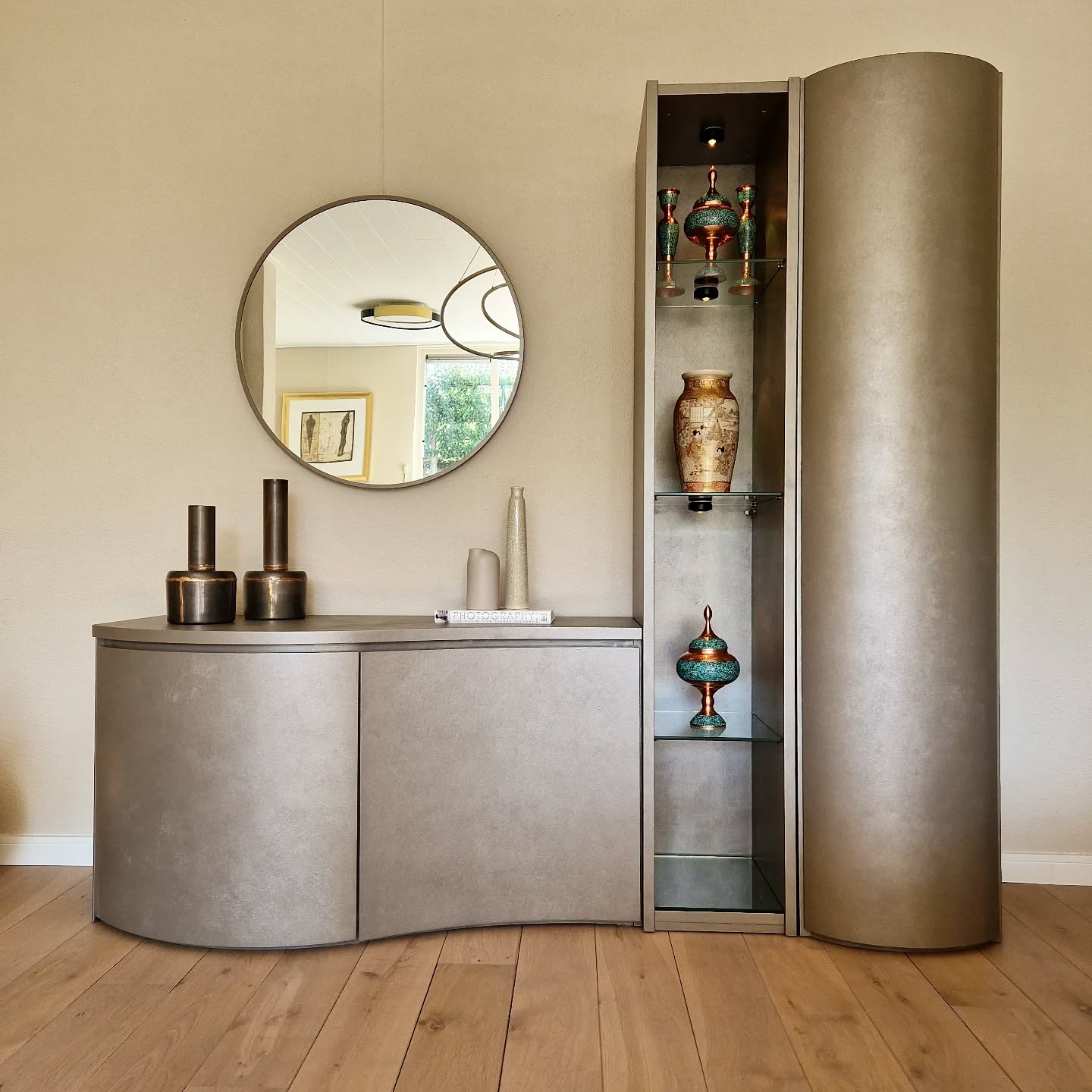 I instantly fell in love with the unique shape and design of this cabinet — it had such a sculptural and elegant feel. But the original color and a few details didn’t quite match my personal taste, so I decided to give it a makeover in my own style.
Now it feels much more "me" — a mix of modern contemporary with soft curves, clean lines, and a touch of artistic flair. The tall glass display section adds a subtle statement, perfect for showcasing favorite pieces in a refined, minimalist interior.
#flipfurniture #interieurstyling #meubels #Netherlands #minadonyavifurniture