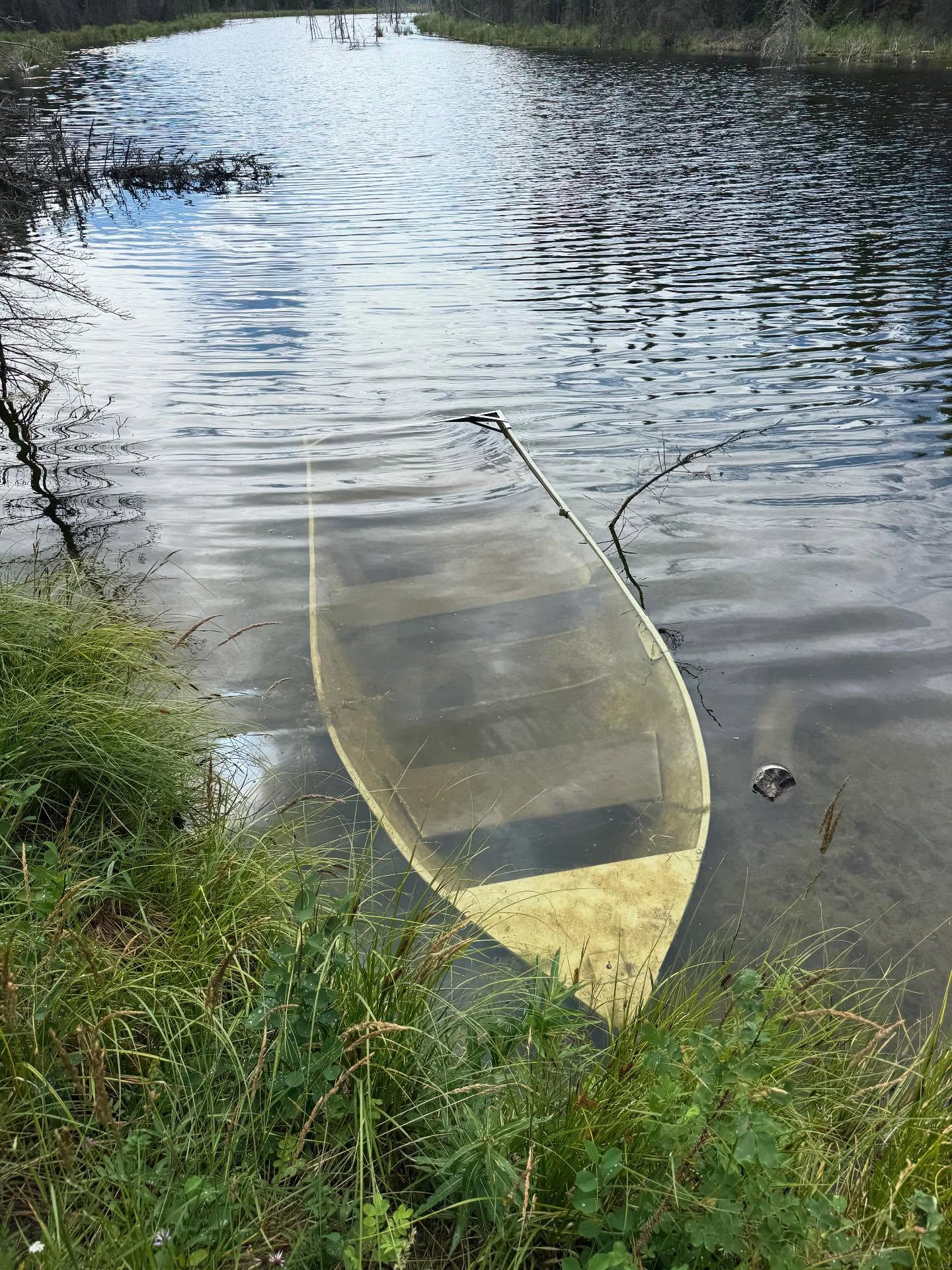 My trip to check on the cabin and clean up some of the deadfall started on an interesting note. After a fairly uneventful trip to the lake I found our bout I just brought in at the bottom of the swamp. Got a lot done in a short period and decided to head home and enjoy the sunny weather in Tagish.
#wildplaceadventures #trapline #firesmart #trappingcabin
