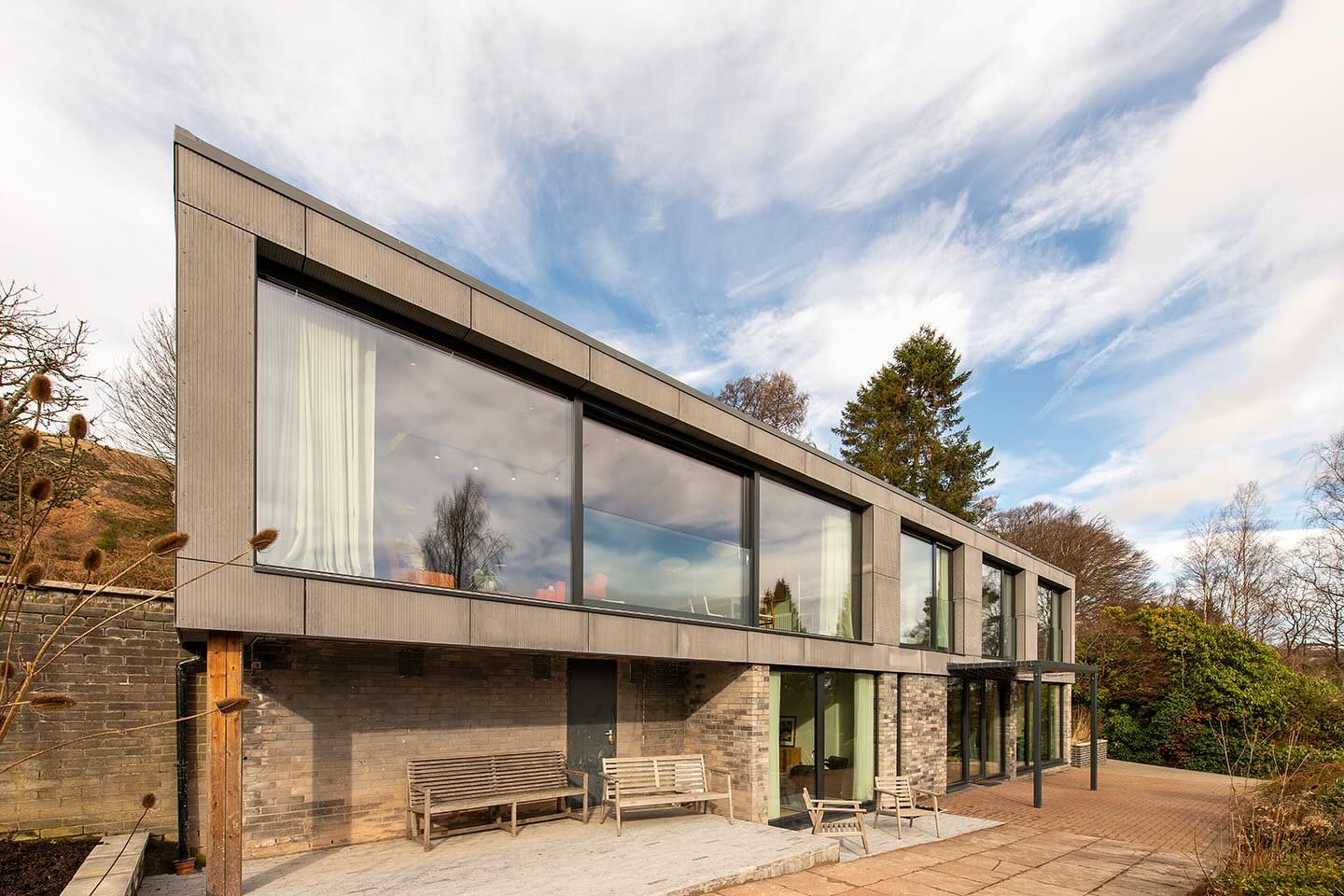 We love huge glass!! Your design shouldn’t be compromised by the parameters of a certain window or sliding door. That is why we have such a diverse range so we can show you project to project the best way to achieve your dream.