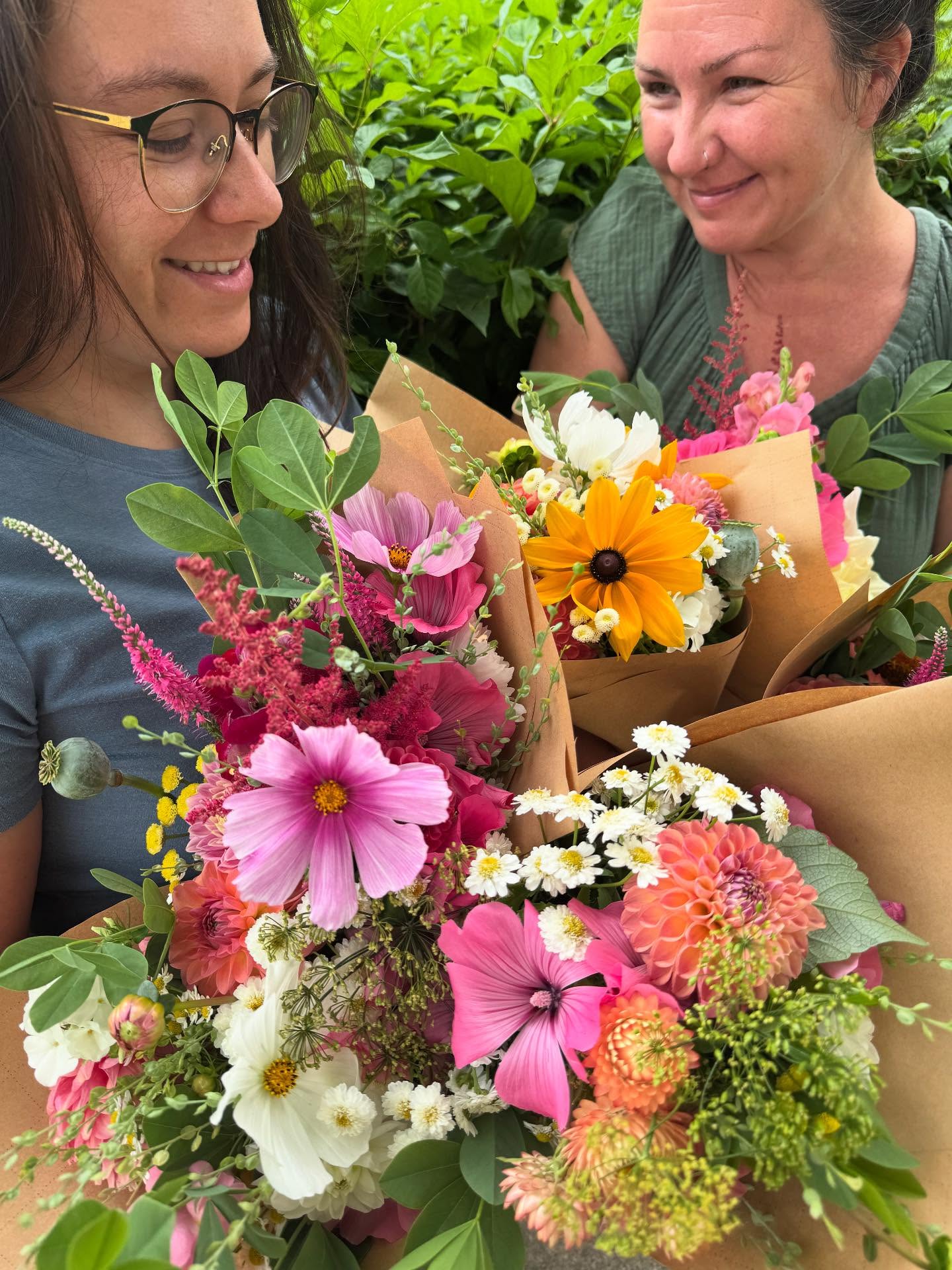 Bouquets available🌸
We couldn’t stop smiling while making these bouquets today! Grab one using the link in our bio for pickup today to have some local flowers in your home🌼
EDIT: pickup time added for tomorrow too
