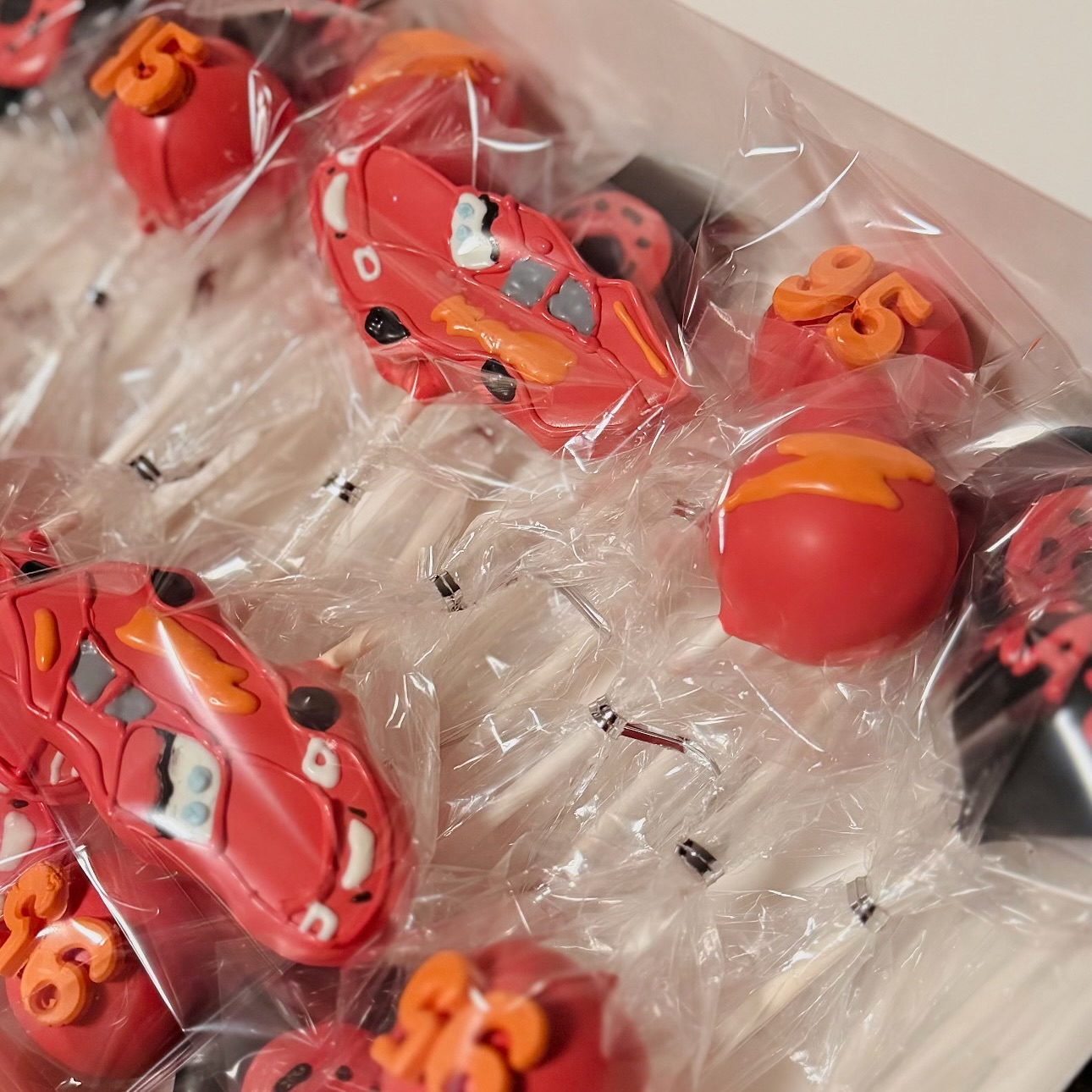 Faster than fast, Quicker than Quick … & Sweeter than Sweet 🍭🧁 KA-CHOW 🏎️⚡️
•
Order for ANY occasion at www.thesweetsideofgi.com or click the link in my bio 🩷
#lightningmcqueen #birthday #cakepops #explorepage #inspo