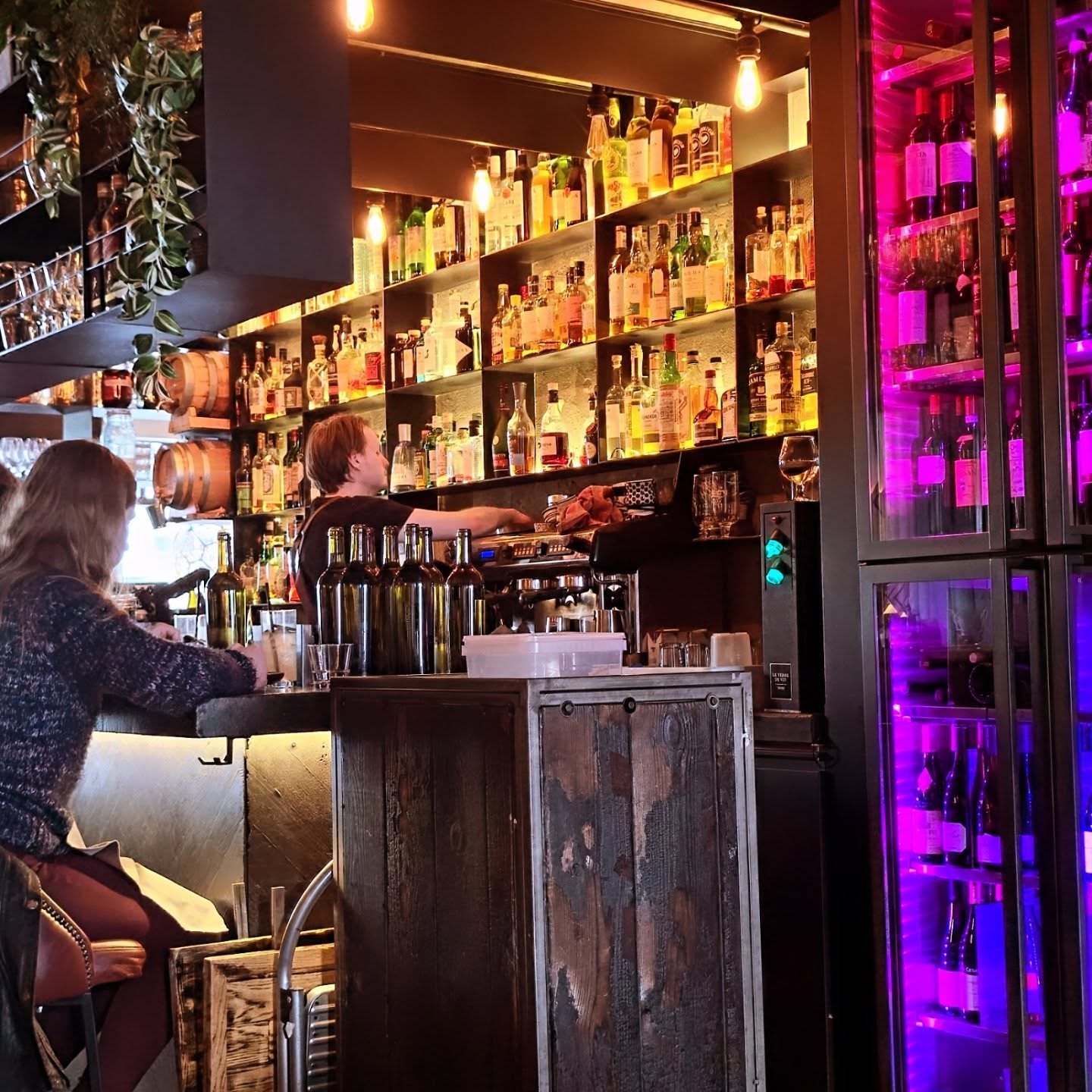 Reykjavík's bars offer a vibrant mix of cozy pubs, stylish lounges, and lively nightlife spots, each with its own unique character. Whether you're sipping craft cocktails or local beers, the city's bar scene is as dynamic and unforgettable as its landscapes.
#incentivetravel#reykjavik #dmcincentiveiceland #iceland #corporatetravel