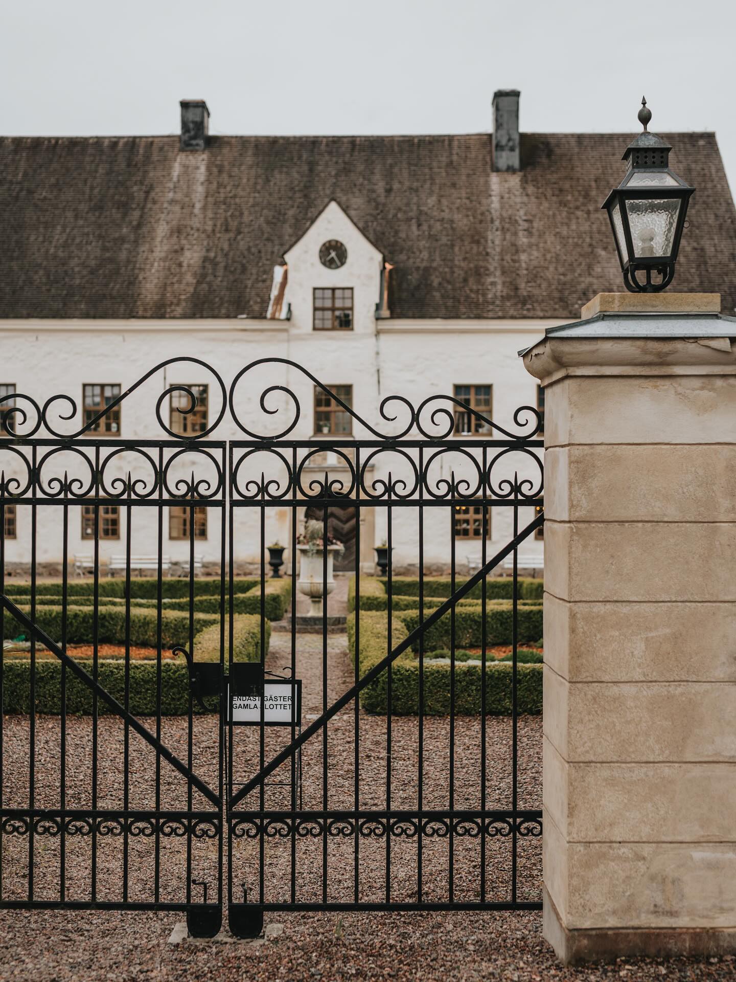 @fotograf_jennybcarpvik
#bröllopsfotograf #bröllopslokal #brölloplinkoping #bröllopsinspiration #bröllop2026 #bröllopsdukning #festlokal #konferenslokal #weddinginspiration #bjärkasäby #bröllopsplanering #bröllopsbilder #bröllop2025 #bröllopöstergötland #slottsbröllop