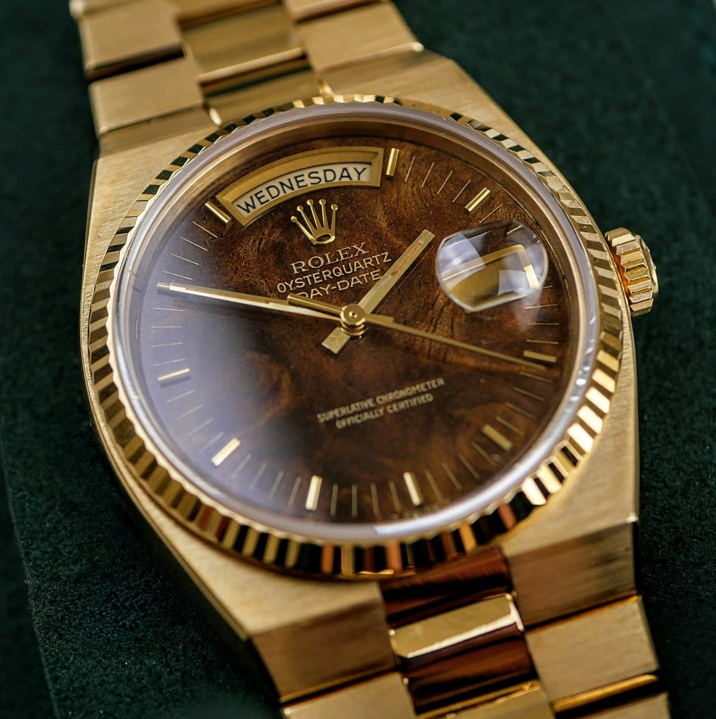 Extremely rare Rolex Oysterquartz Day-Date ref. 19018 with an astonishing birchwood dial
#Rolex #daydate #oysterquartz