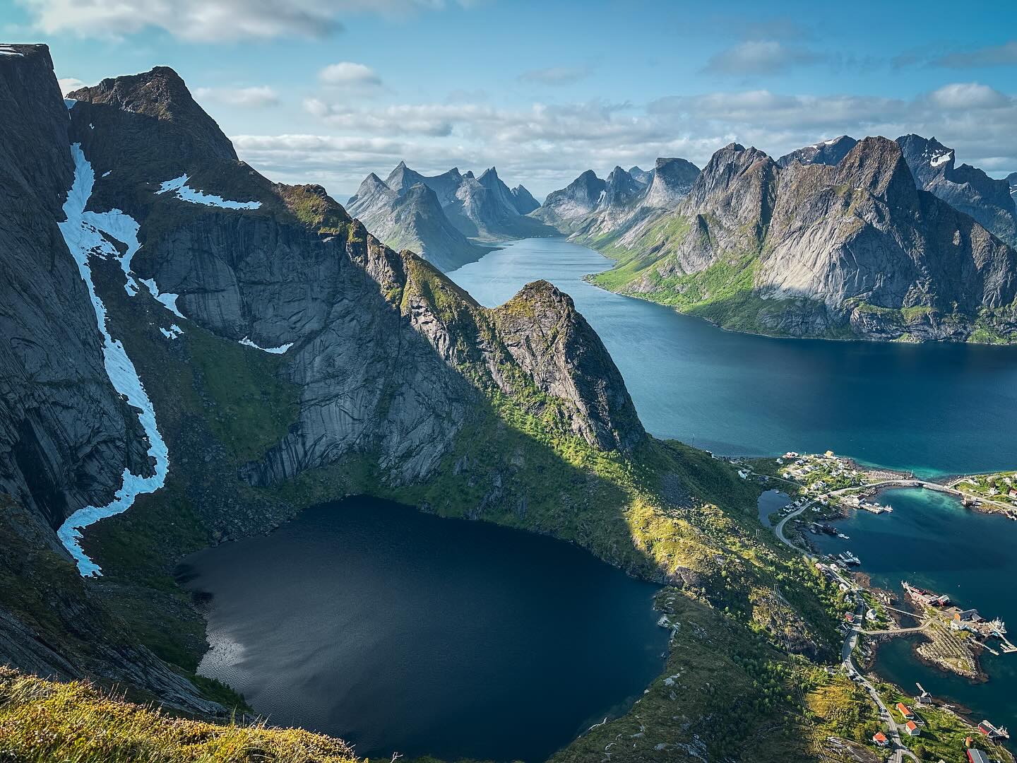 Randonnée au-dessus des fjords au Nord de la Norvège 🥾🌊