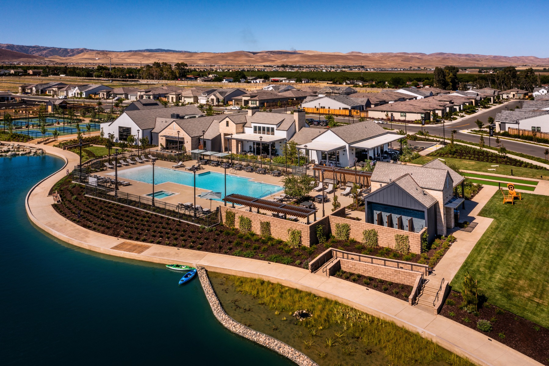 Regency at Tracy Lakes blends nature’s beauty with modern design 🌱
From the tranquil lakeside areas to the thoughtfully crafted green spaces, every detail has been designed to create a peaceful, sustainable environment where residents can connect with nature.
.
.
.
#SustainableLandscaping #RegencyAtTracyLakes #LandscapeArchitecture #Landscape #LandArch #LandscapeDesign #C2Collaborative