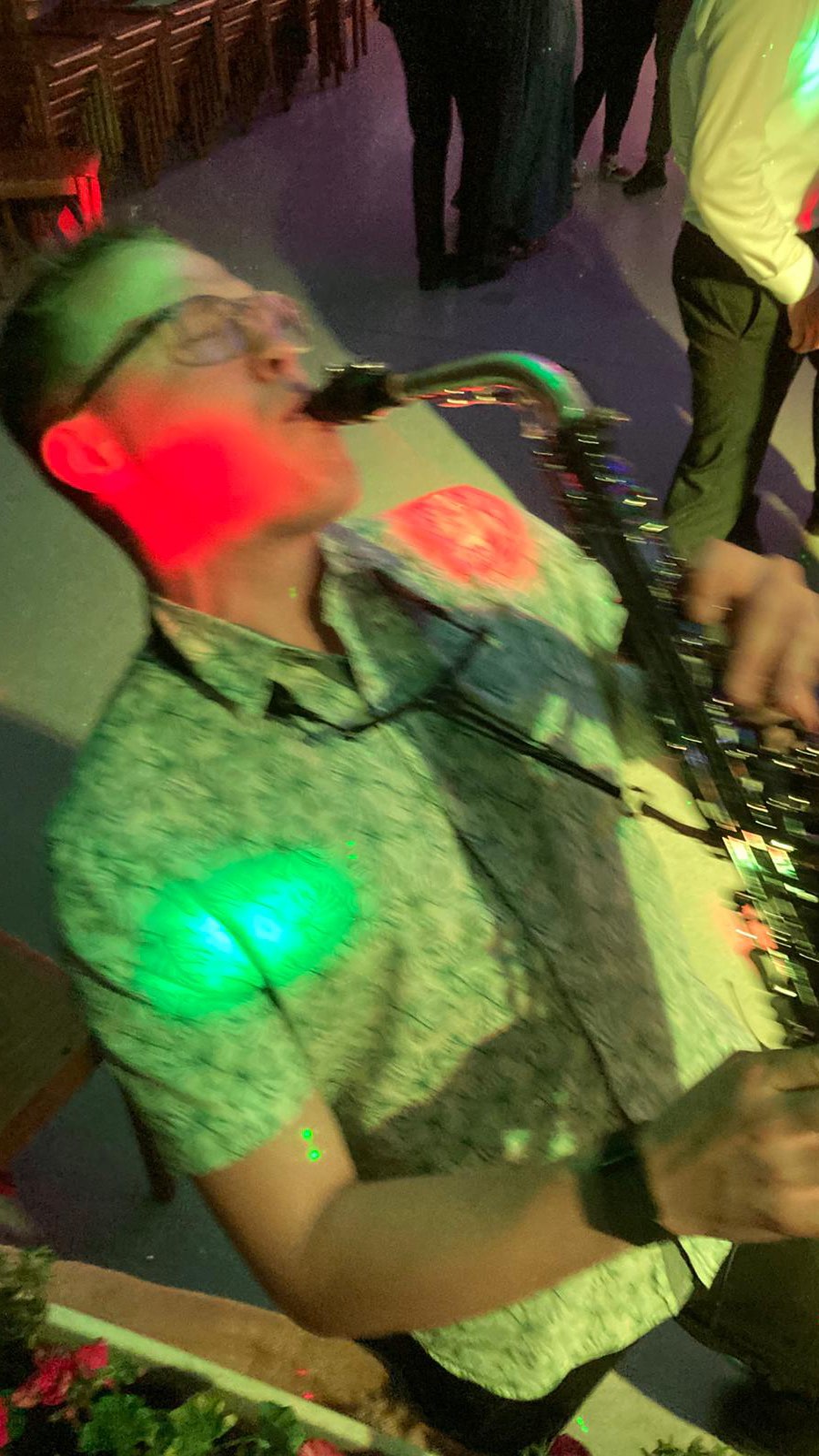 POV: Saxotic trifft auf Liveband @die.mammuts – und wir bringen deine Party zum Beben 🎷🔥
“Unwritten” mal anders – live, roh, mit Sax.
POV: Saxotic meets live band @die.mammuts – and we rock your party 🎷🔥
A different take on “Unwritten” – live, raw, with sax.
⸻
#Saxotic #DieMammuts #Unwritten #LiveBand #SaxCover #SaxophoneSolo #PartyVibes #SaxRemix #LiveMusic #ReelMusic #SaxInPop #Saxophon #SaxLove #Musikvideo #CoverSong