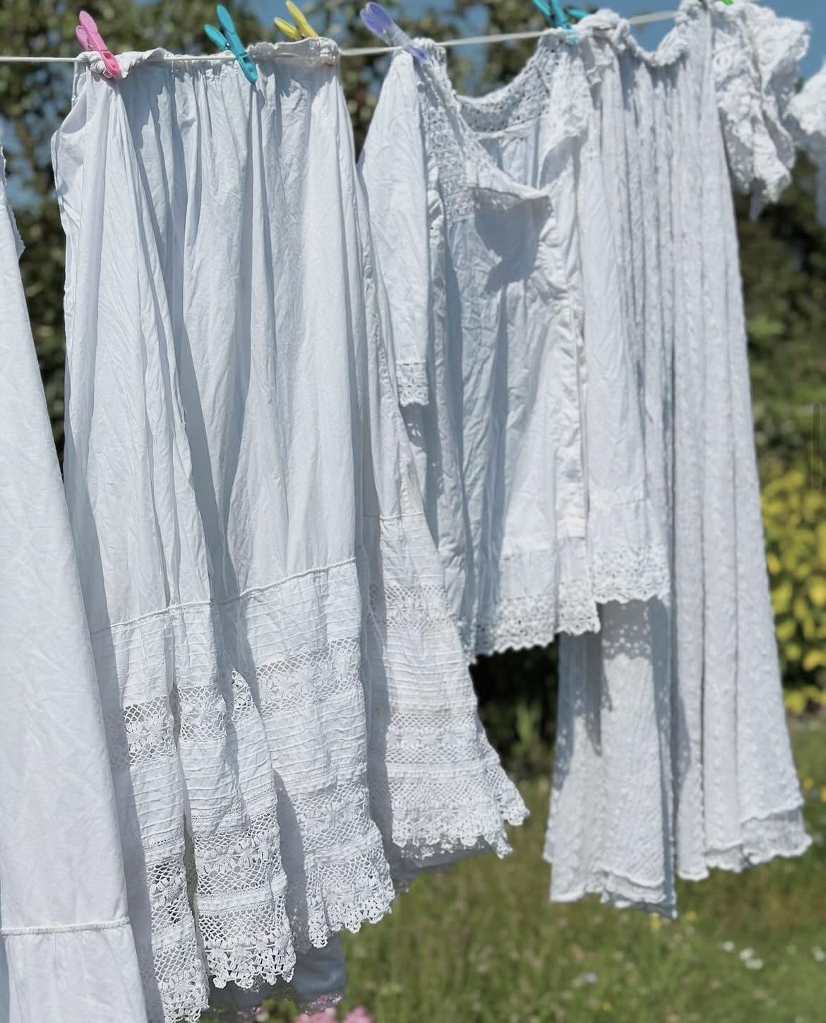 Introducing our Exhibitors 🤍
@ragbag55vintage
Linda @ragbag55vintage is a purveyor of vintage clothes and decorative delights: chic if a little shabby, faded but so charming 🌸
We are delighted that Linda @ragbag55vintage will be joining us with her latest treasures at the Summer Brocante @moylescourt on 25th August 🎪
Come and shop with our fabulous small independent businesses, follow their accounts and meet them in person at the Brocante 🤍
Monday 25th August 🎪
10 - 4pm
Moyles Court School
Nr Ringwood
New Forest
Tickets are now on sale through our website - see link in bio above 🎟️ or buy them on the gate when you arrive
All tickets £7:50 | U14 free 🎟️
Dogs on leads welcome 🐕
Free parking on site 🚙
Accessible parking & facilities 🚗
Artisan Food Stalls within the Fair 🍕 🧁 ☕️🍦
The full List of Exhibitors taking part is available on our website (see link above)
We look forward to seeing you soon!