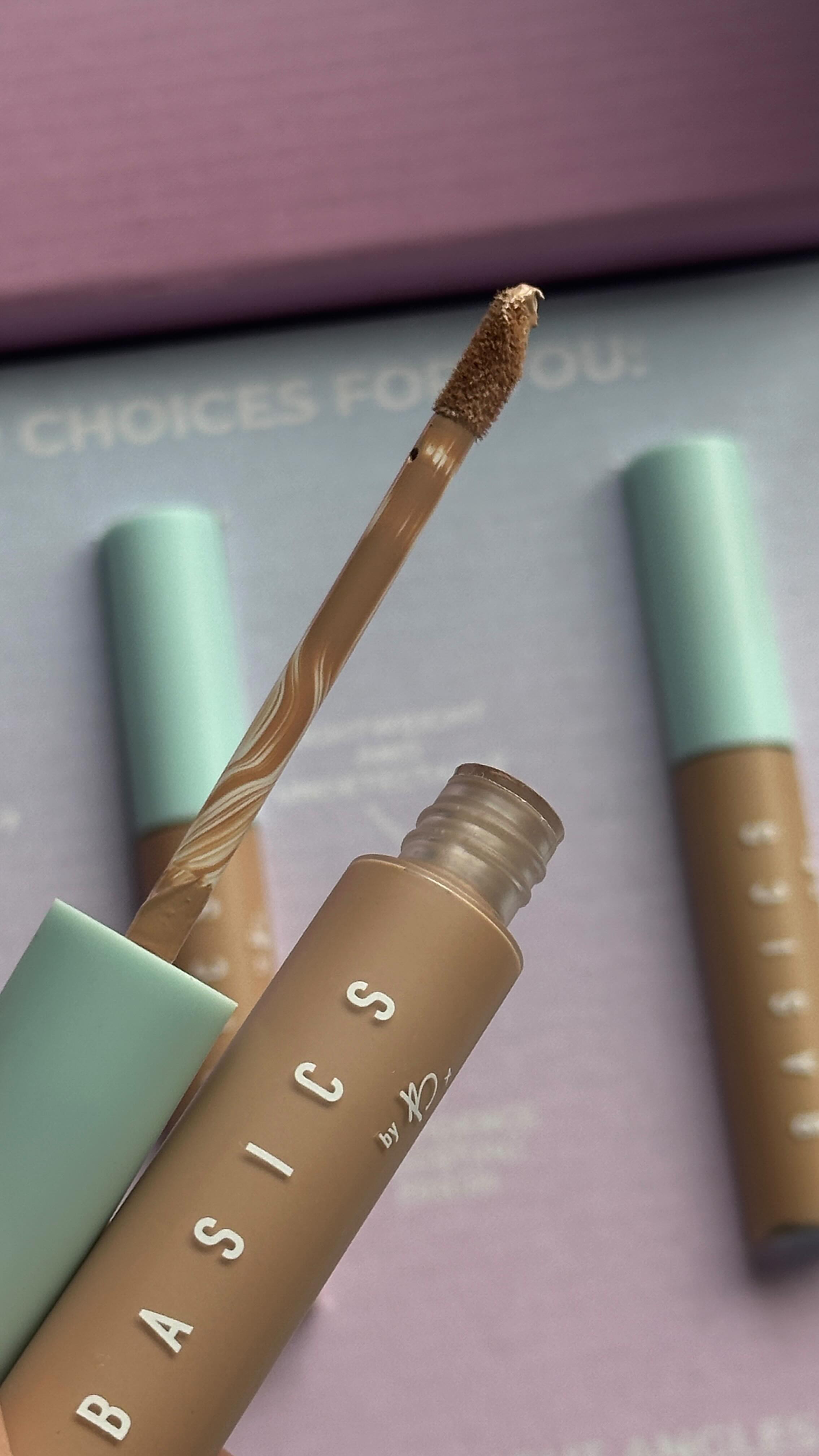 *GIFTED When Bonnie told me this concealer was in the works I just knew she would create a winner and I wasn’t wrong. This concealer is packed full of coverage but the consistency doesn’t settle into fine lines or fade throughout the day. I’m wearing shade 2 for reference and while it’s not necessary to wear it all over your face like me, it definitely makes the routine faster if I do.
..
..
..
#basicsbyb #alteregoconcealer #darkcircles #evenskintone #newmakeup #fullcoverageconcealer