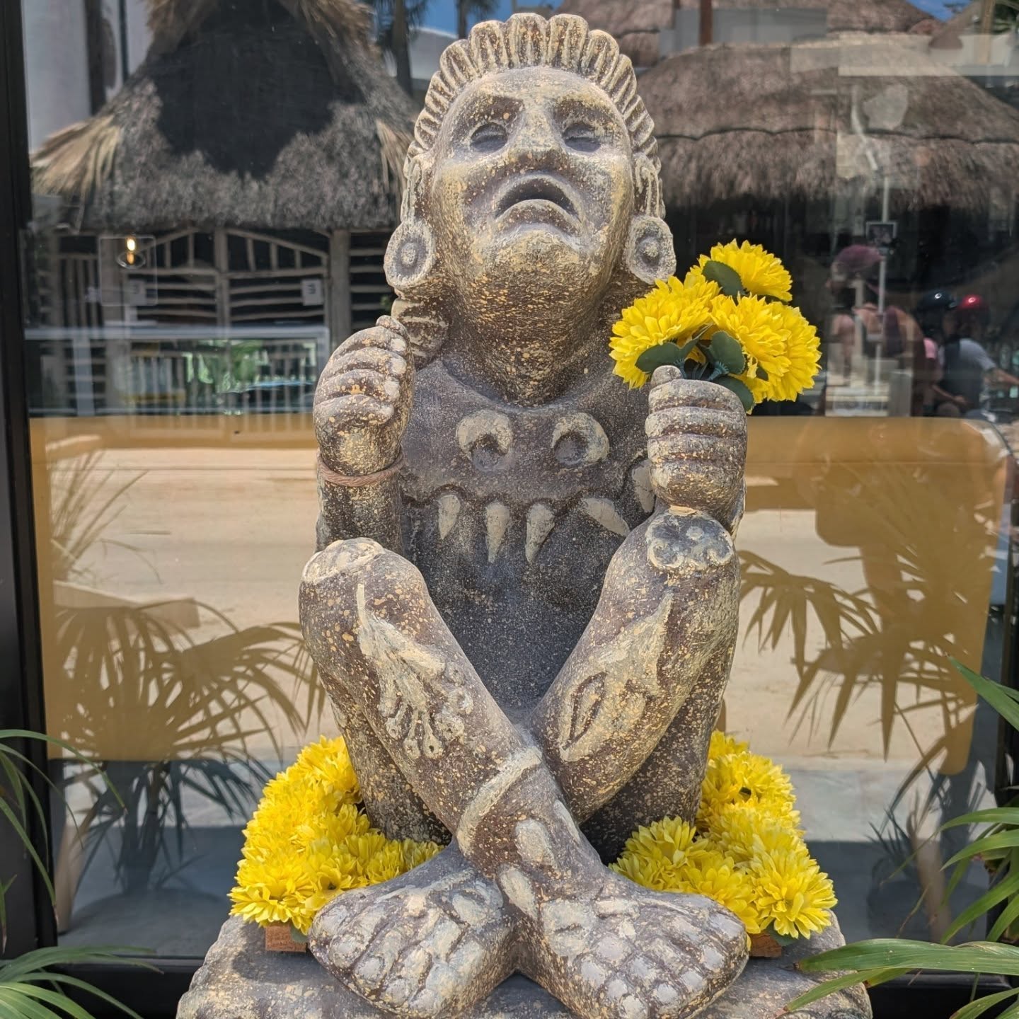 🍗 Tu veux un poulet croustillant ou cramé ?😅🔥
Je suis tombée sur une métaphore VISCÉRALE cette semaine.
Deux plats.
L’un complètement brûlé après 1h à 482 °C.
L’autre… doré à point, juteux, prêt à émerveiller les papilles.
Mais lui a pris 3h à mijoter tout doucement à 149 °C.
👉 C’est pareil pour ton parcours.
Ce n’est pas parce que ça prend du temps que tu es “en retard”.
La vraie croissance — celle qui dure, qui t’aligne, qui t’honore — demande de la stratégie, de la régularité et… de la patience 🌀
🌍 Dans un monde qui glorifie l’urgence, l’hyperperformance et le “vite fait bien fait”…
J’ai choisi d’honorer la voie lente. La voie consciente. La voie maîtrisée afin de bâtir quelques chose de solide et aligné !
Alors si tu as l’impression que c’est long…
Peut-être que tu es en train de mijoter quelque chose de GRAND.
NB :🧘🏾♀️ Nous vivons dans un monde qui glorifie l’urgence,
mais la vraie maîtrise demande du temps. 🤍
Alors tu veux ton poulet croustillant et juteux ou cramé ? 😝
#slowgrowth #slowsuccess #mijotemaversion #pépitesinterieures #stratégiealignée #puissanceenconstruction #foryoupage #fyp #fypシ゚