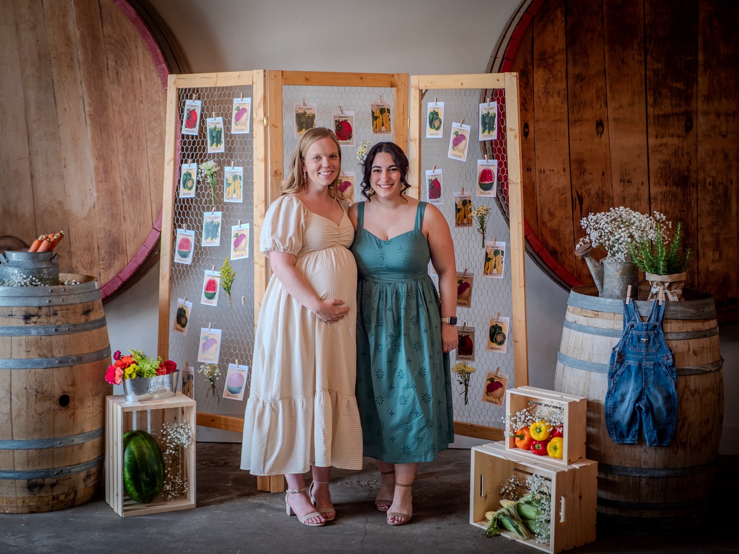 A little sprout… has arrived! 🌱
Personal post ahead! Back in June I helped throw a farmers market baby shower for my brother and sister-in-law, paying homage to their favorite Saturday morning activity, the @collsmkt. This day was full of personal details and so much love. A huge thanks to @amyelizabethartistry for designing the perfect invitations and day-of pieces!
My niece arrived on July 3rd and is as cute as can be!💕 It was so special for me to design her monthly milestones and see them in action this week as she turned 1 month old. Thanks to my friend @karsonand.co for cutting them and bringing them to life!
Mia is such a sweet addition to our family and we can’t wait to watch her grow - and I am pumped for my new role as the fun crafty aunt 😎