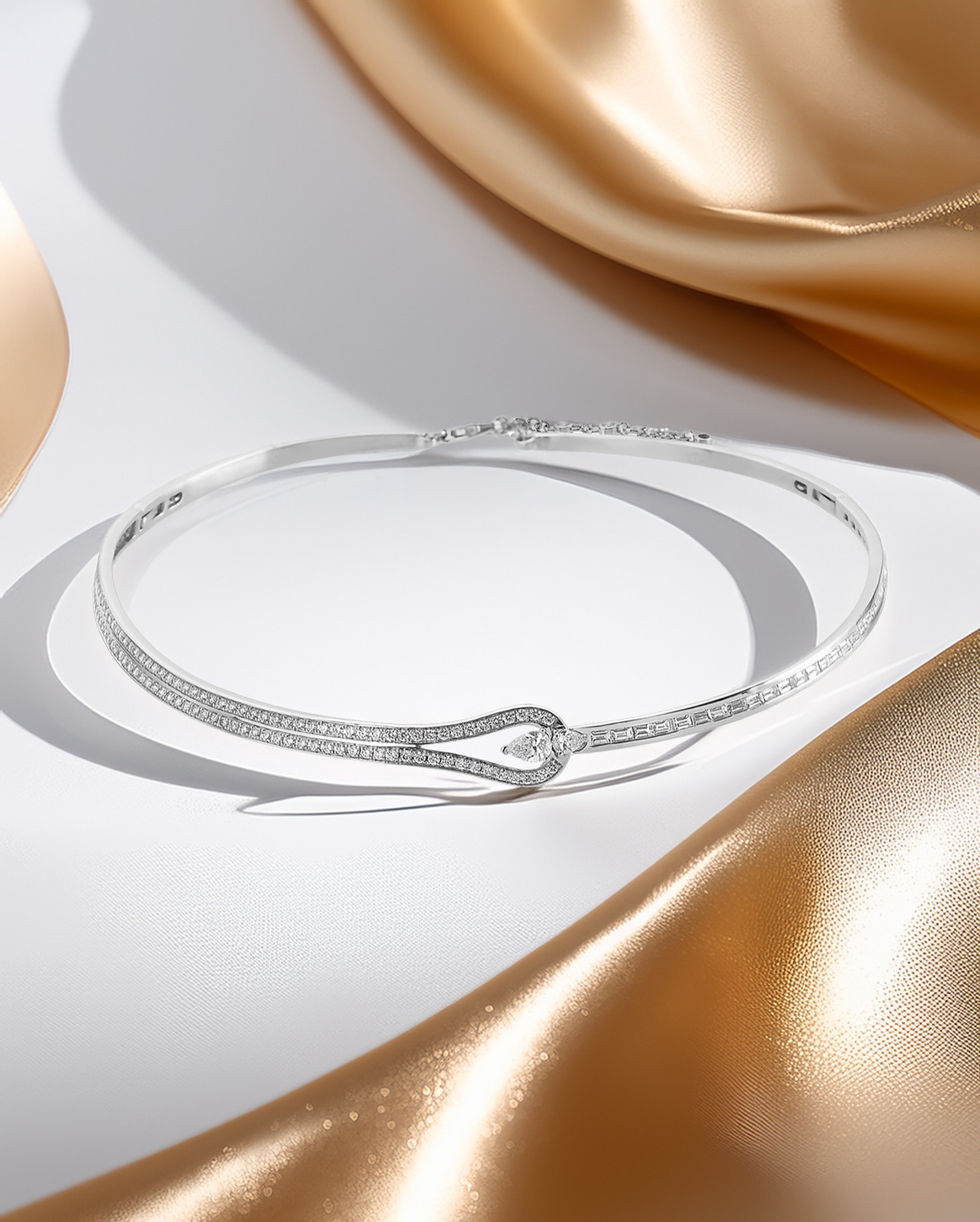 Grace in Every Curve.
This diamond choker embodies the essence of quiet sophistication with its sculptural shape and radiant sparkle.
💎 Handcrafted in 18K white gold
✨ Featuring a pear-shaped centerpiece with pavé and baguette diamonds
#DilaExclusive #DiamondChoker #LuxuryJewelry #ModernStyle #HighJewelry