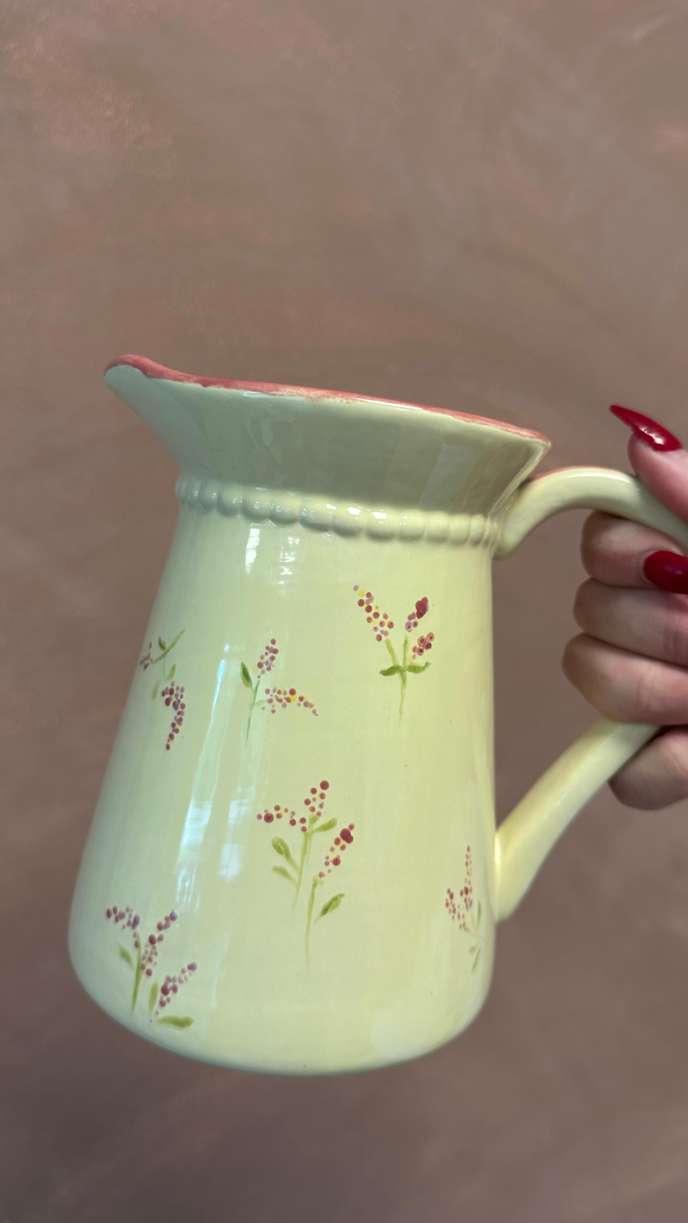 🍒 Before ➡️ After = keramiek magie!
Van blanco item naar juicy glansplaatje ✨
Altijd zo leuk om te zien hoe alles tot leven komt na het afbakken 💕
Wil jij dit ook een keer doen? Boek je spot via de website.
Elke week een ander thema, altijd gezellig!
#clubclay #beforeandafter #keramiekcreaties #zelfgemaakt #paintandchill #vriendinnenuitje #zomerworkshop #claymagic