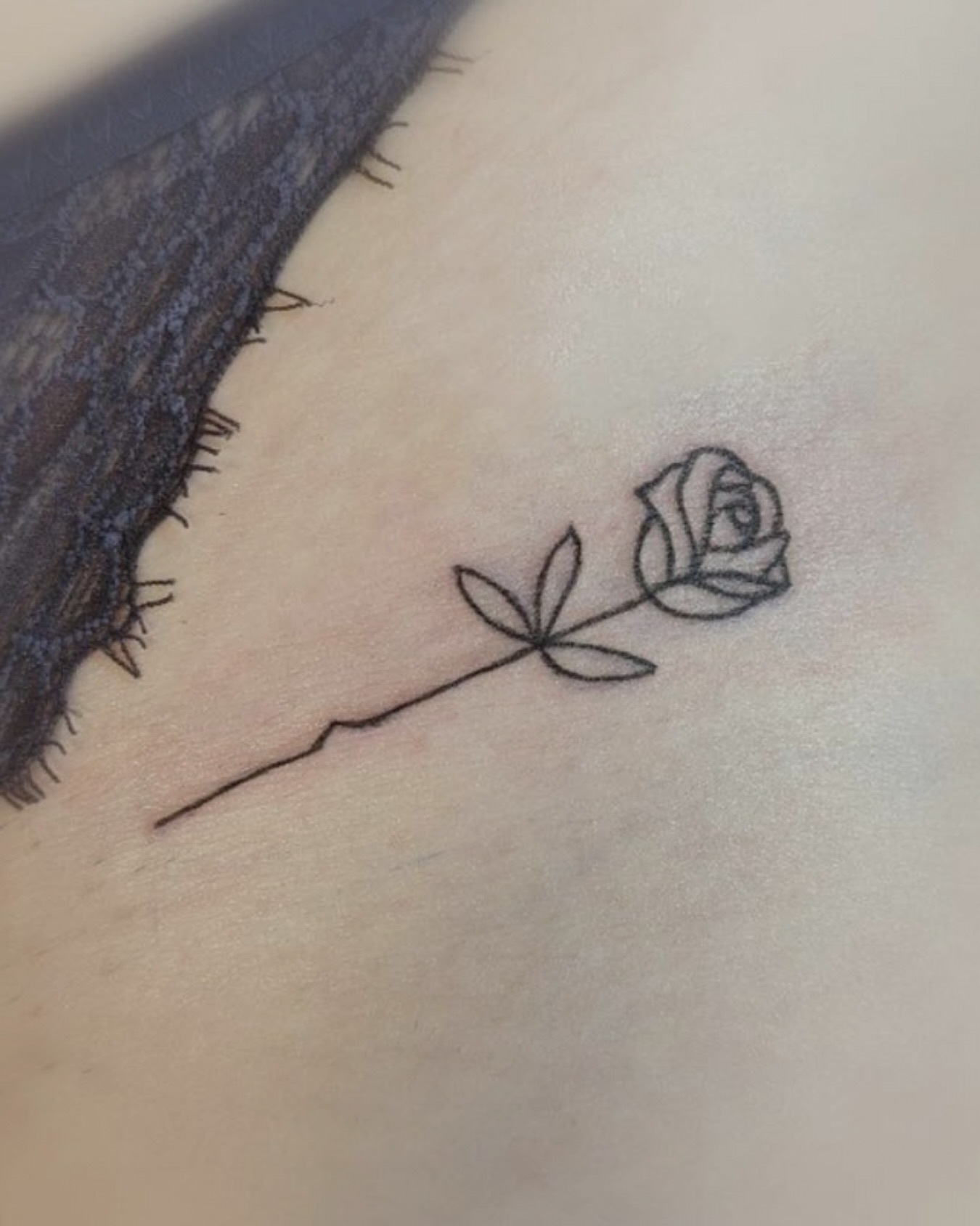 Custom rose 🌹
.
Thank you Alexis, this one turned out beautifully ✨
.
#customtattoo #rose #simplerose #rosetattoo