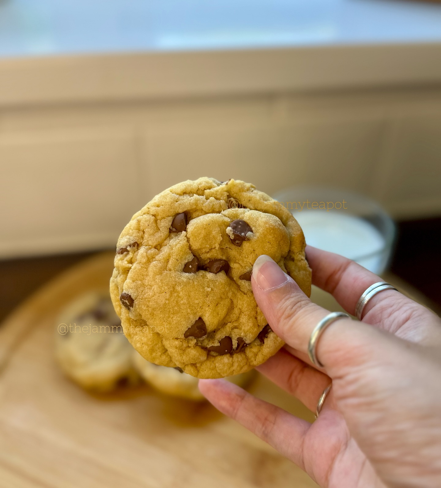 I am seriously missing having these cookies in my kitchen!
The recipe is available on my blog linked in my bio, you can find it there, or comment “cookies” and I’ll send it straight to your DM’s 🍪
#cookieflavours #cookie #cookies #recipe #baking #bakingfromscratch