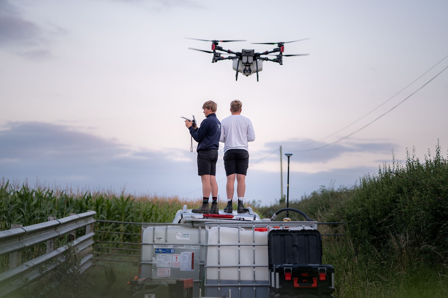 We have been utilising both drones to take on larger jobs recently, predominately applying Foliar N to maize but also some cover crop work.
It’s a site to behold two drones working simultaneously to get jobs cracked off.
If you want to get a head start and sow seed into standing crop, to avoid leaving the field bare post harvest, don’t hesitate to get in contact with us.
#highvantage #xag #spraydrones #contractors #covercrop #maize #dairyfarming #feed #agriculture #ukfarming #backbritishfarming #jedzmedia