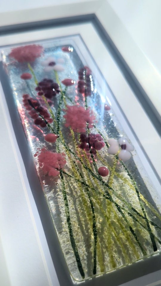 A sweet gift for her, a wedding or just because 💙
Our fused glass flower panels come in various colours, or you can order a bespoke design✨
Or if you are feeling creative, book onto one of our fused glass workshops and make you own 🥰
Order your today by heading to our Chester shop at 47 Northgate Street, Chester or visit our website at www.glassdeva.co.uk 💙
#microwavekiln #fusedglass #chestershop #personalisedgifts ##thingstodoinchester #personalisedgifts #thingstodoinchester #glassart #fusedglassgifts #fusedglassworkshop