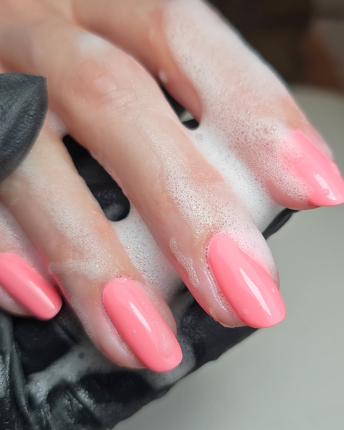 Popsicle 🍭🫧
@willowacademy_lj Prep - JEMMA5 for 5% off.
@nailorder Popsicle Gel Polish.
@manimousseofficial 🫧
#summernails #coralnails #nailorder #efileprep #cleanmanicure