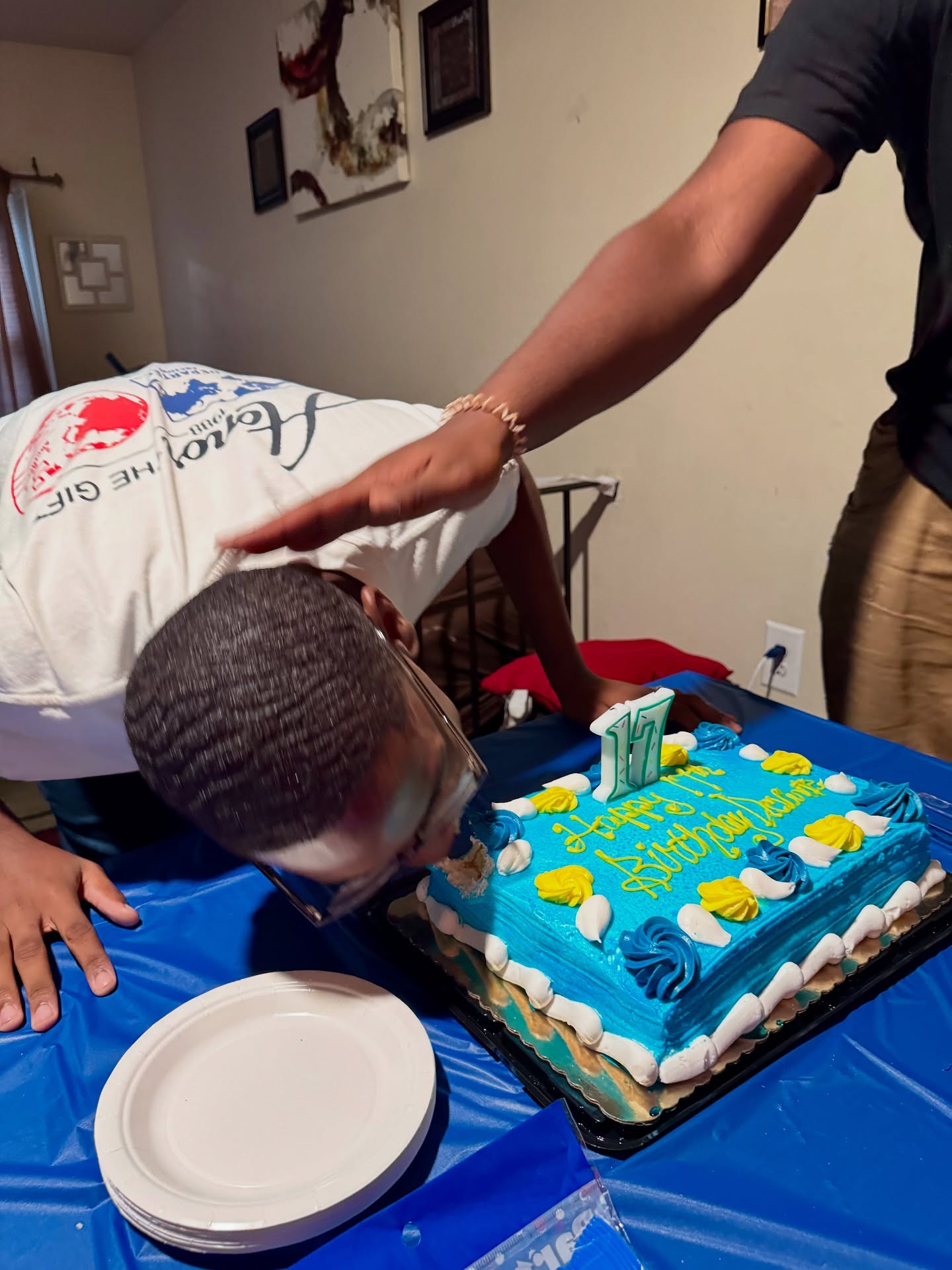 We need our Zahir’s world 🌎 family to wish Davante a Happy 17Th Birthday 🎂!
#happybirthday #siblingsquad #zahirsworld #autismfamily