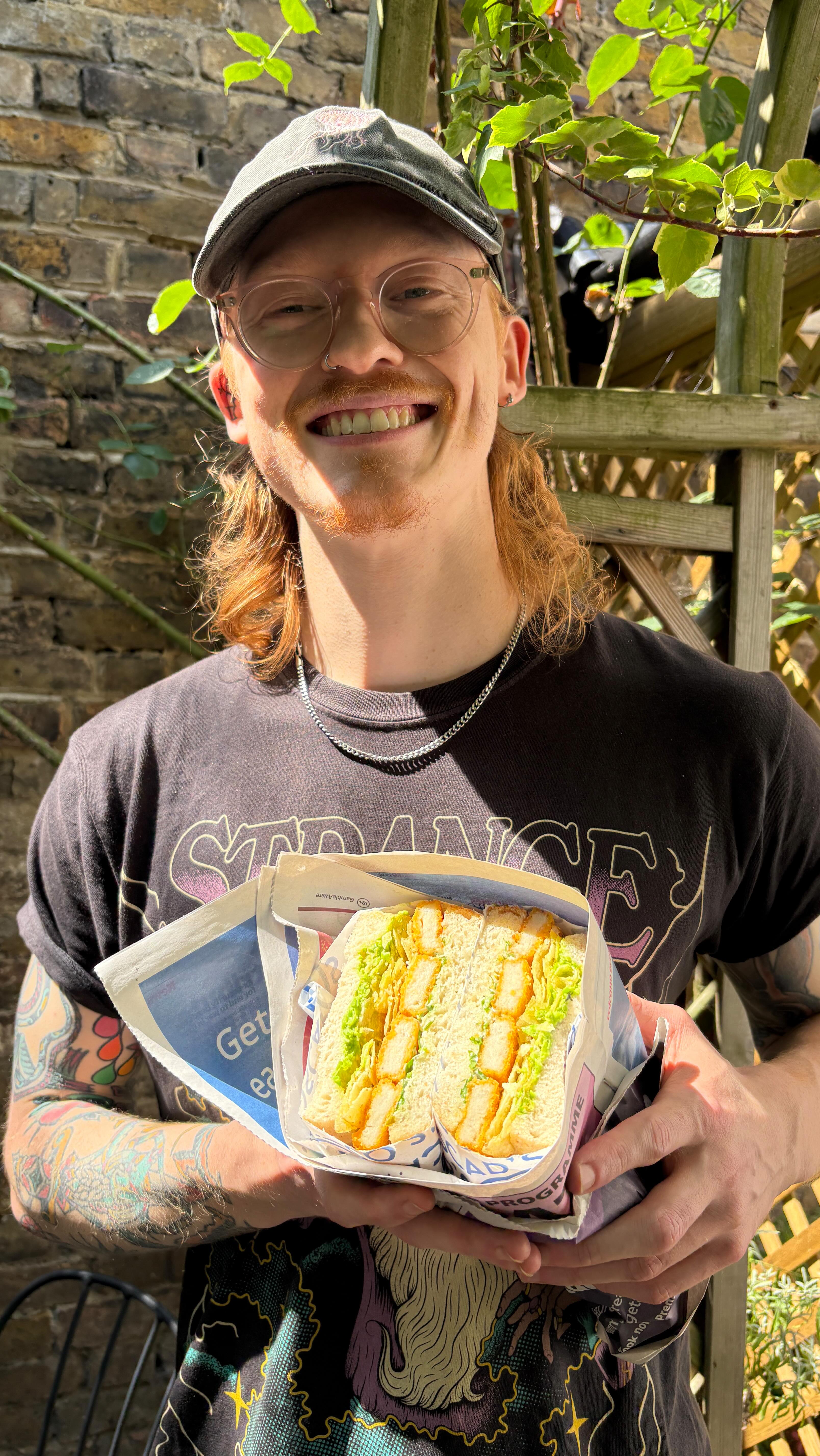 Say 🫧🐟🐠blub🐙🐡🫧 to the offishal August sandwich, the Fish Finger! Fish fingers, tartare sauce, crushed peas, salt & vinegar crisps🫧
We put our heart & sole into this one so make sure you don’t miss the oppor-tuna-ty to try it 😝