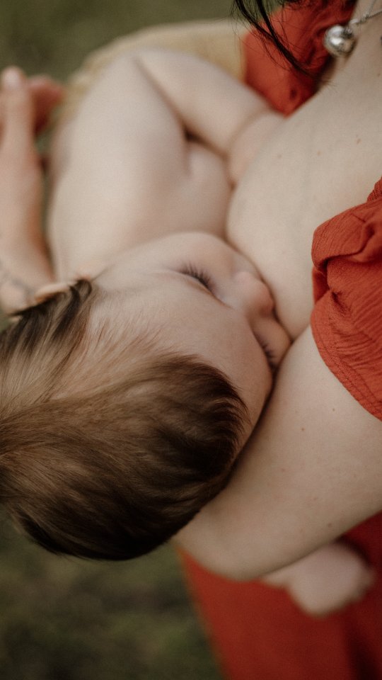 Estas son vuestras historias de lactancia... historias entre dulzura, amor, risas y a veces lágrimas.
Historias que nos recuerdan que amamantar es mucho más que el simple hecho de nutrir a tu bebé
.
.
.
.
.
.
.
.
.
.
.
.
#annelaurephotography
#fotografialifestyledefamilia
#fotografiadefamília
#fotografialifestyle
#sesiondefamilia
#fotografiainfantil
#lifestylefamilyphotography
#almuñecar
#nerja
#costatropical
#documentaryfamilyphotography
#malagaspain
#documentaryfamilyphotographer
#feelingmotherhood
#heartfulmagazine
@heartfulmagazine
#eyemamaproject
@eyemamaproject