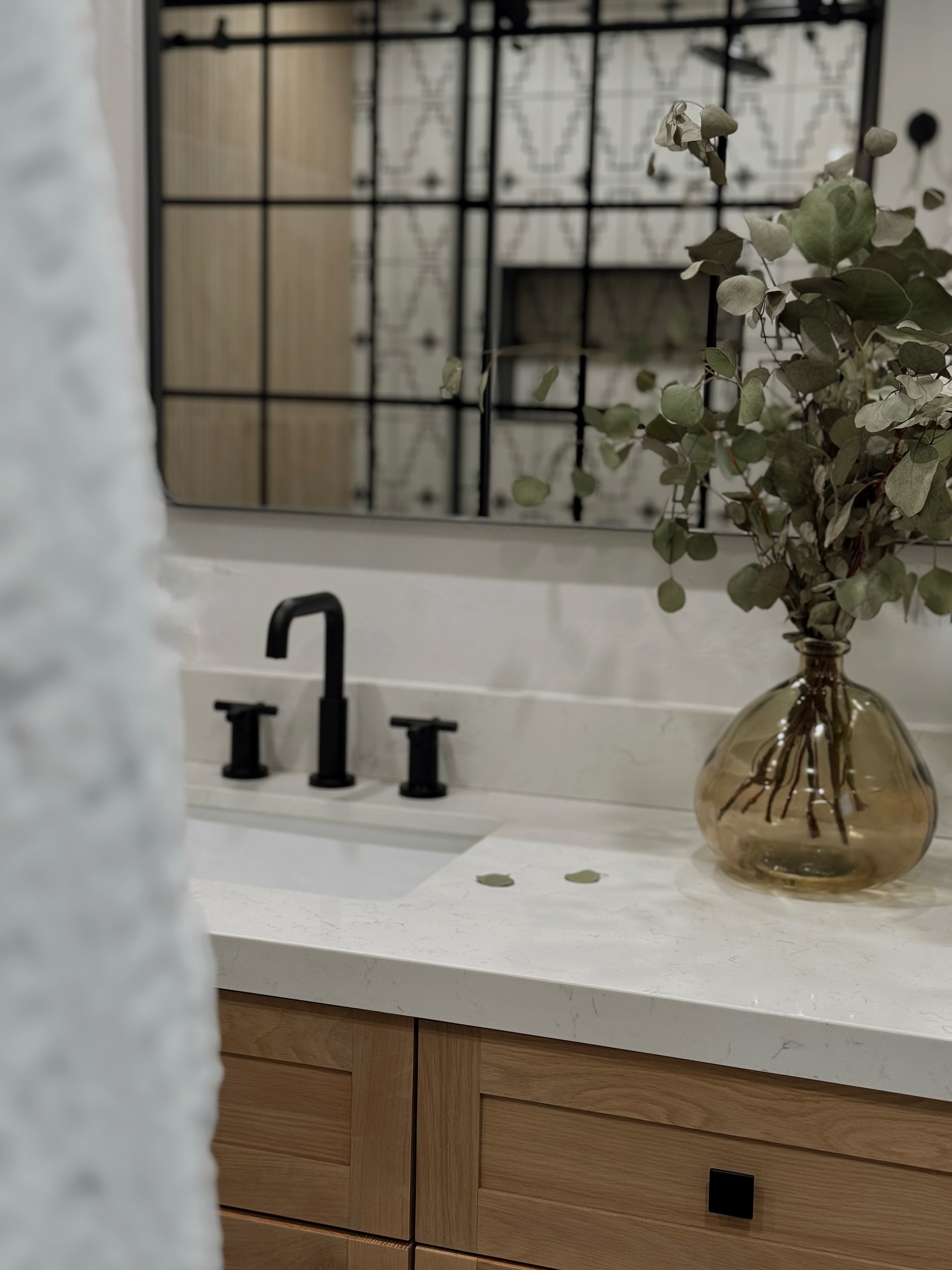 A little vision with a lot of implementation goes a long way. We love to see a space transformed to its full potential.
Swipe right to see where it started.
#1889designs | #bathroomremodel #spacetransformation #beforeandafterphoto #westernbathroom