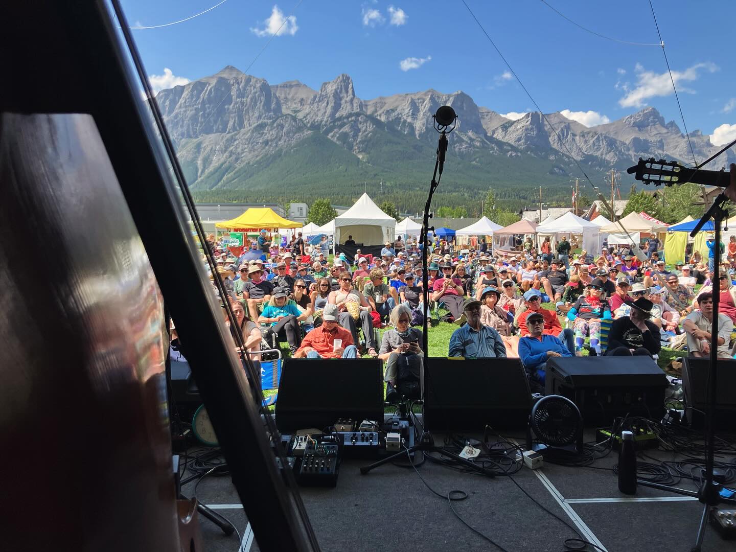 Always a great experience at @canmorefolkfest
#sidemantour2025 now leads to the @lunenburgfolkharbour festival with my photographer and favourite travel mate @karinavalleau