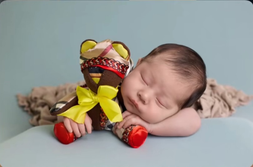 Sometimes the smallest gift carries the purest of love. It’s love that can be felt through memory. It’s an energy that continues to live and breathe as long as you continue to nourish it and bring it to light✨
I wanted to share this beautiful moment captured of baby Aiko and his grandma’s mini memory bear keepsake by BinaBears made out of her beautiful headscarfs. 🧸❤️
I pray that your BinaBear baby Aiko can be a way to communicate with your grandma as you grow older. Your family loves you so much and will share stories of the woman who is a part of your lineage. She is a part of you always and you’re part of her legacy! 🥹
#memorybears #BinaBears #legacyoflove#familykeepsake #madewithlove #foreverinourhearts #custommemorybear #keepsakes #loveliveson#rememberinglovedones