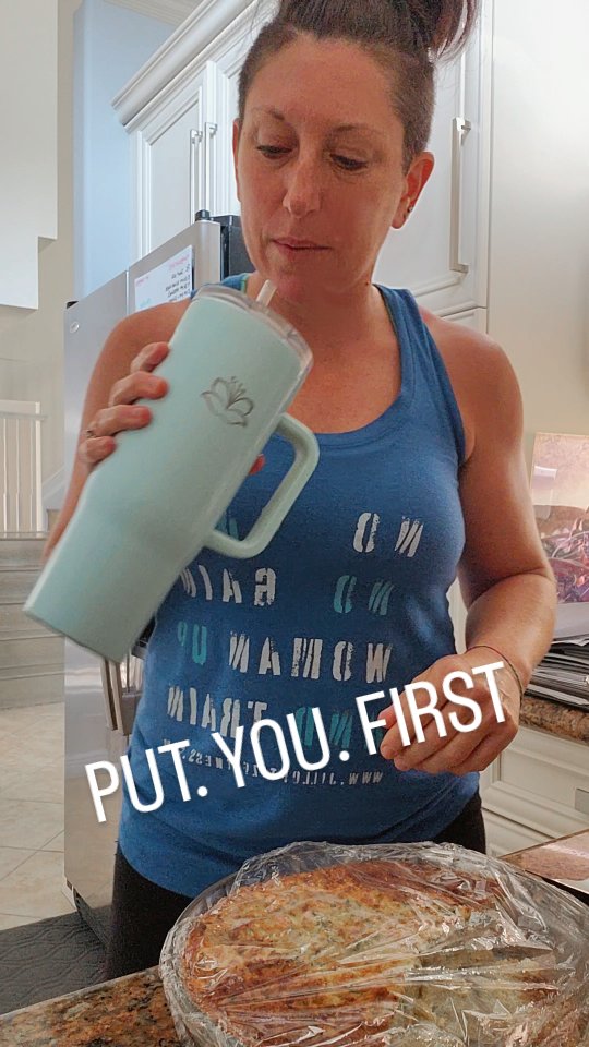 Because when you put you first, everything else falls into place.
Workout ✅ Fuel ✅ Mindset 🔥
.
.
.
#PutYouFirst #MorningRoutine #ProteinPower #strongmom #over40 #menopause #soccermom