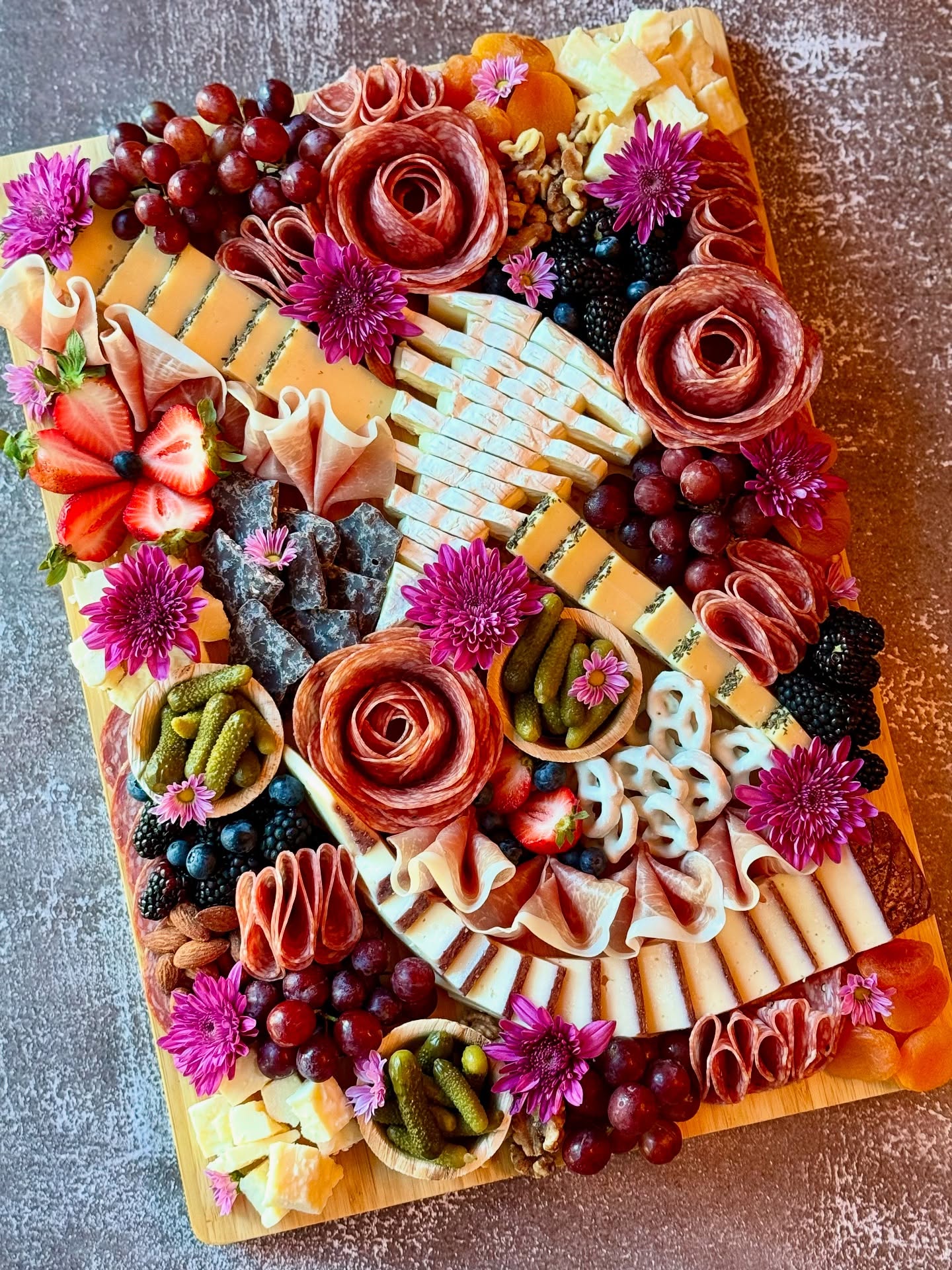 POV: It’s Monday. The kids are fed (kind of), the house is semi-clean, and mama’s got her charcuterie board and wine. 🍷🧀
We call that a win. What momma wouldn’t want this? 🤪
#Charcuterie #CharcuterieBoard #Cheese #CheeseLover #CltEats #CharlotteEats #CltSmallBusiness #FoodArt #CltFoodie #CharlotteBusiness #CharcuterieArt #SupportLocalClt #CltEvents #CltFoodie #Snack #QueenCityEats #Swiftie