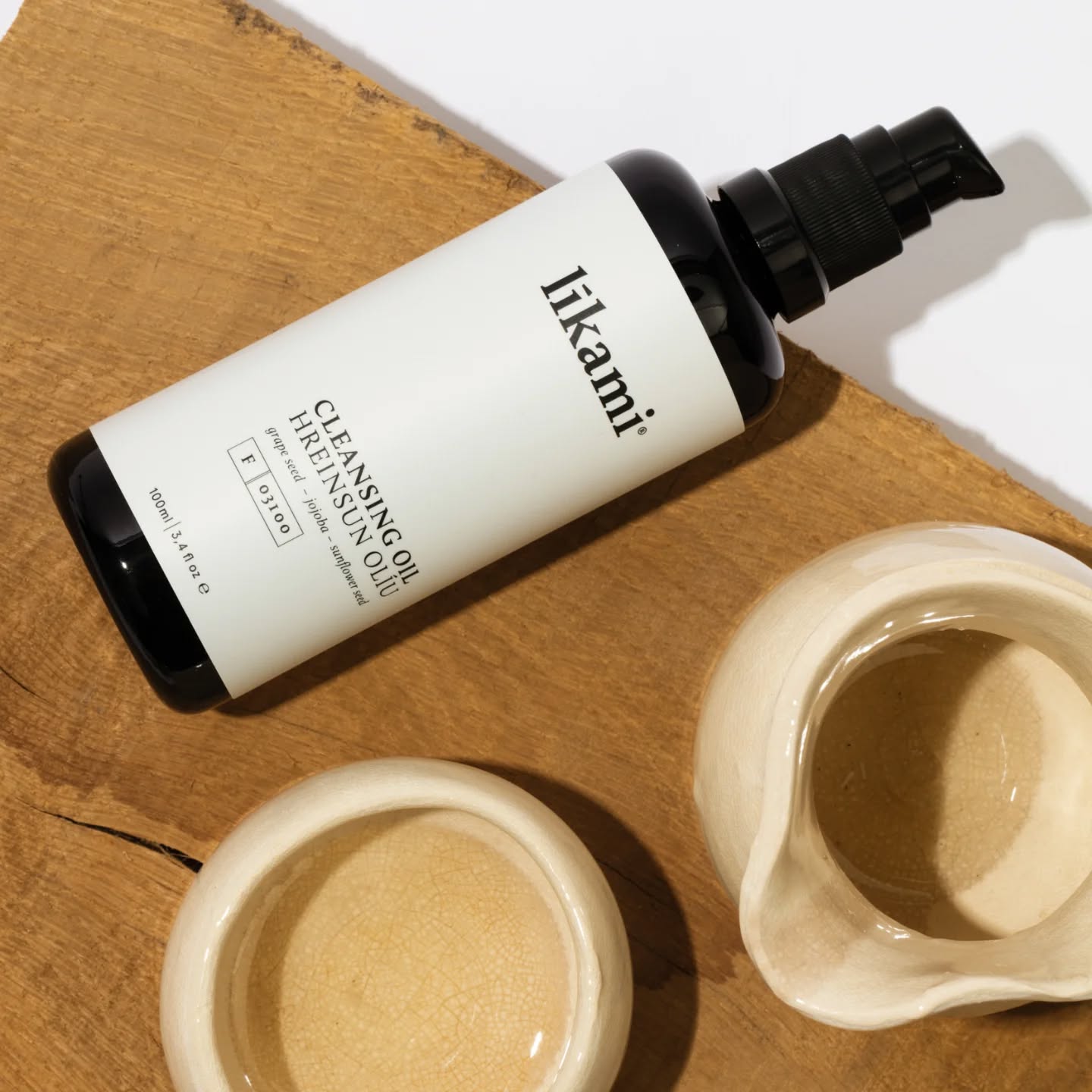 ✨ SKINCARE IS GEEN LUXE, HET IS DE BASIS ✨
Ik kom nog te vaak mensen tegen die (bijna) niets aan skincare doen. En geloof me, je ziet en vóélt het verschil.
Je huid is je grootste orgaan en je draagt het elke dag – dus waarom zou je het niet goed verzorgen?
Hydratatie, reiniging, bescherming… het zijn geen extraatjes, het is de basis.
🧴 Geen ingewikkelde 10-stappenroutine nodig. Wél de juiste producten én consistentie.
Investeer in je huid, want later zul je jezelf dankbaar zijn. 💛
✨ Wist je dat ik ook skincare van Likami verkoop? ✨
Als make-up artist geloof ik in de kracht van een goede huidverzorging — want mooie make-up begint bij een gezonde huid. Daarom werk ik met de pure, doeltreffende producten van Likami.
🌿 Clean, botanisch en Belgisch.
#SkincareIsBelangrijk #HealthySkin #SkincareRoutine #SkincareTips #StralendeHuid #mua #muah #makeupworkshop #makeuplook #naturellemakeup #naturellelook