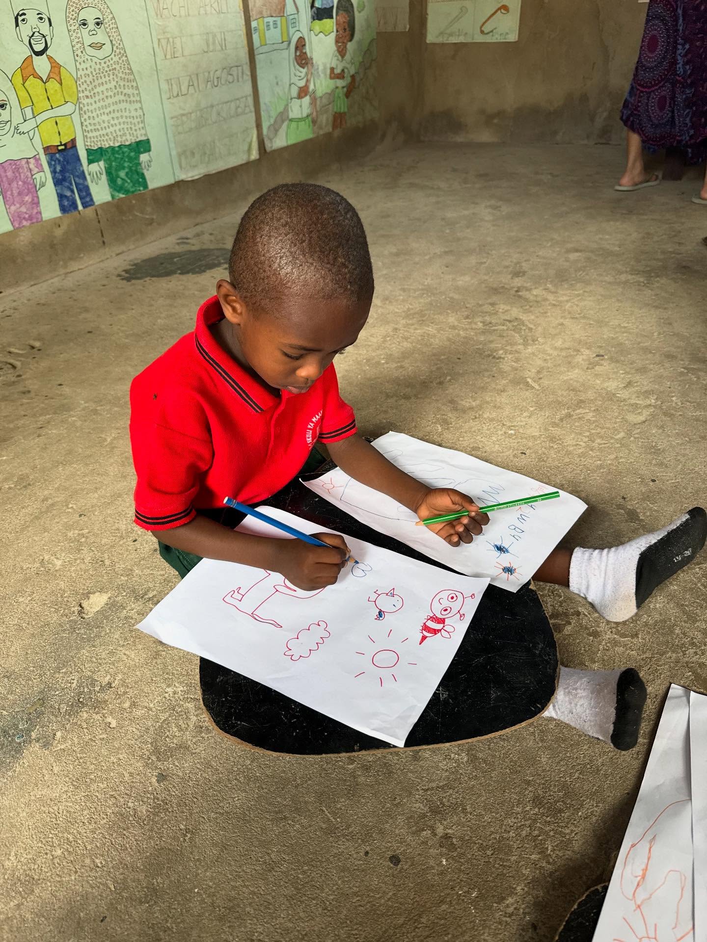 🎨 Today was Art Day at school, and the kids had an amazing time getting creative with help from our wonderful volunteers! ✏️💛 Drawing is such an important part of childhood — it helps children express themselves, build confidence, and explore the world through imagination. A simple pencil and a bit of encouragement can go a long way! 🌟🖍️
#ArtDay #CreativeKids #VolunteeringWithHeart #ChildhoodMatters #BoreshamaishaProjects