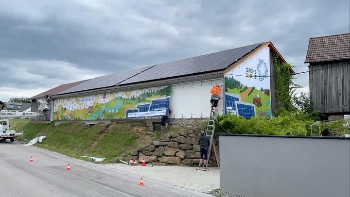 Die Finalisierung unserer “Umwelt-Fassade“ am Firmenstandort im Waldviertel im Schnelldurchlauf! Sieht sie nicht einfach genial aus? 😍