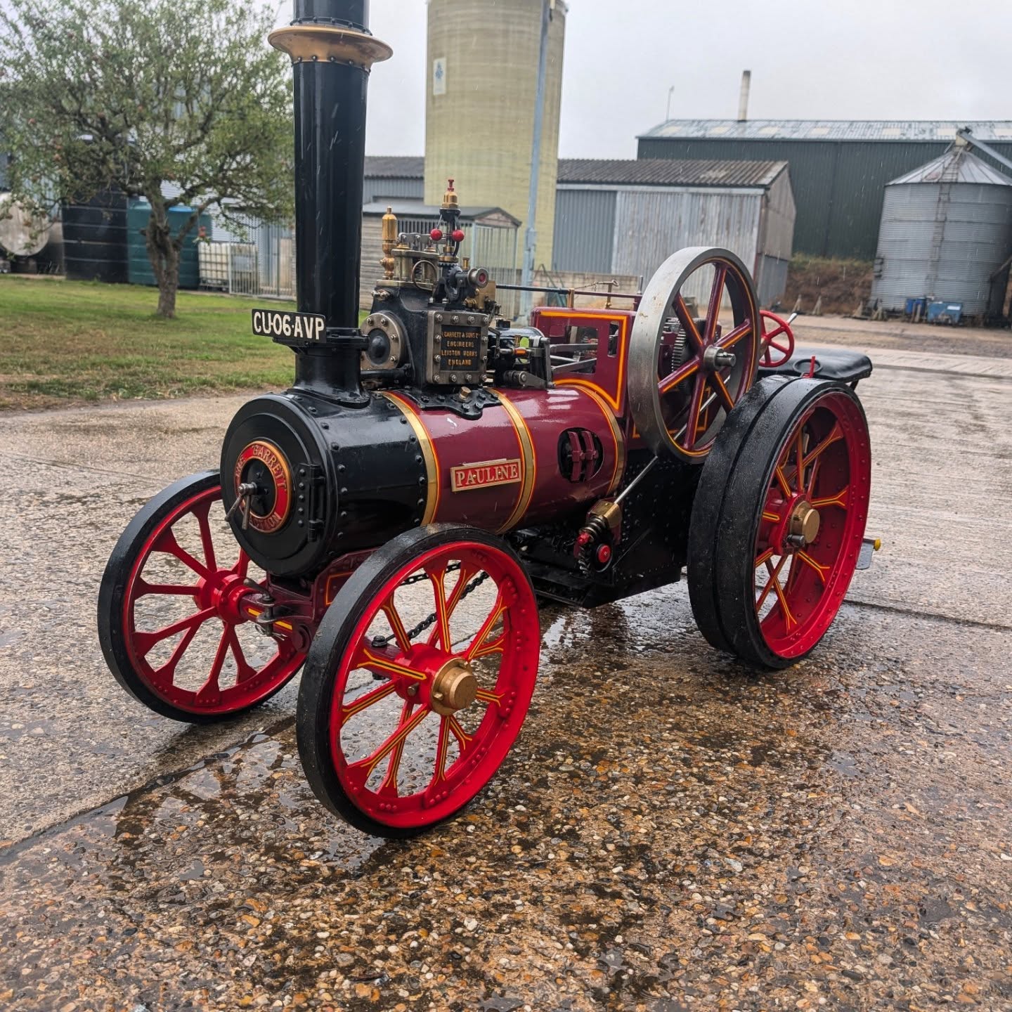 Full set of tyres fitted to your 4" Traction engine for just £1000 (+vat) including a welded steel band over the strakes.
With vulcanising prices going through the roof in recent years we are pleased to offer owners and builders the cost-effective solution of "stick-on" tyres.
- quick turnaround (1-2 weeks)
- custom width tyres to suit all wheel sizes
- long-lasting, hard-wearing rubber
- easy to replace should a tyre get damaged
- no damage to paintwork
For further information please do not hesitate to contact us
01462 506502
info@legacyvehicles.co.uk