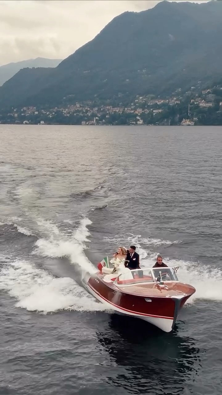 Chris & Taylor- A love story in Lake Como
Planner @emagiangrecoweddings
Video @soul_weddings
Photo @sandraaberg
Flowers @artemisiafioristi
MUA @pagano_lina
Venue @lariohotels
Music @chiara_luppi_official
Napkins @theembroiderednapkincompany
Stationary @blancheheirloom.co
Rentals @latinidesign
Boat @comoclassicboats
Sweetest Bride @_taylorkathleen
Funniest Groom @chris.erikson1
#elopmentwedding #lakecomowedding #comoweddingvideographer