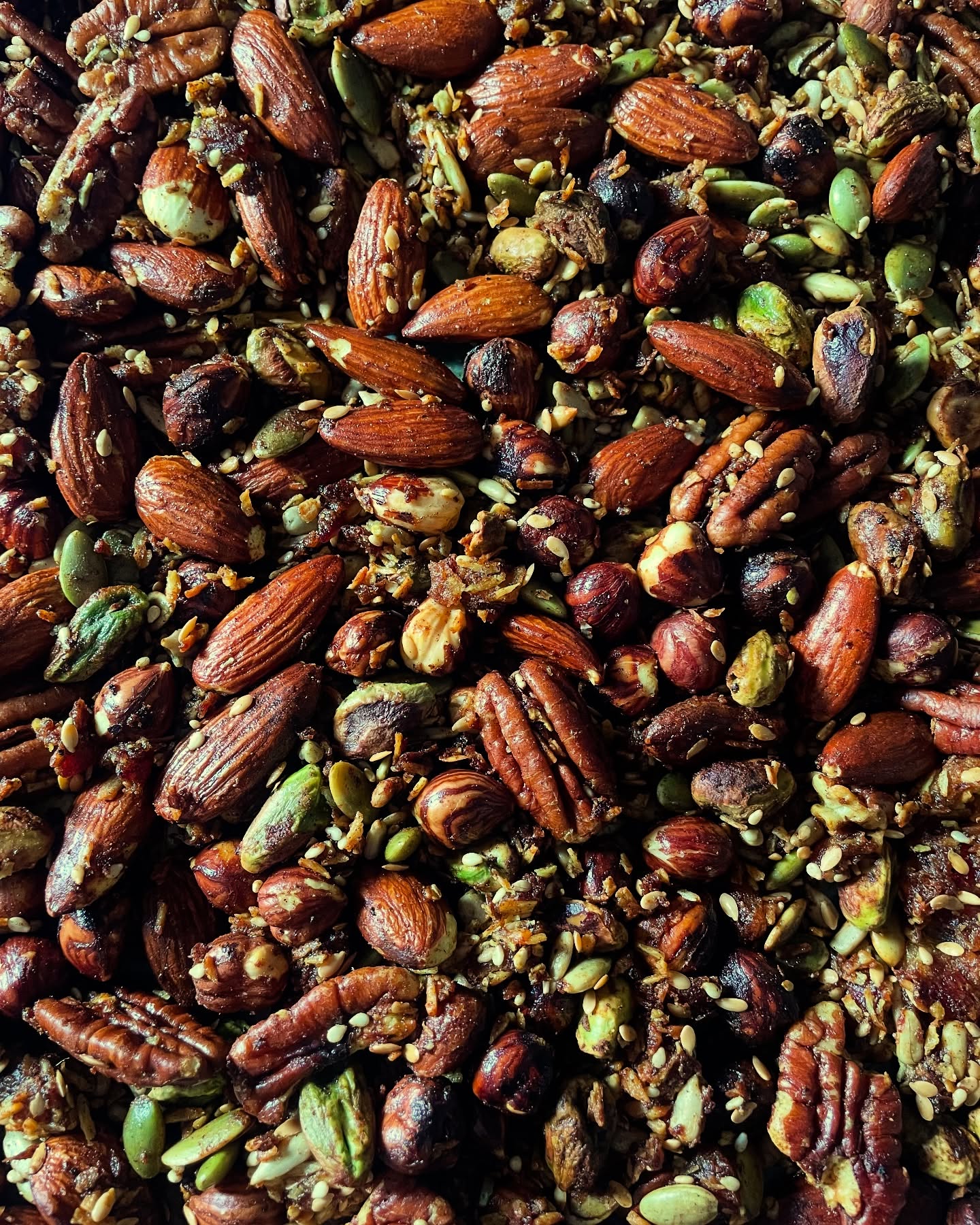 Granola lovers, I need your thoughts!
I’m working on a few granola recipes and testing lots of combos right now. I’d love your input!
Do you eat granola? If yes – what matters most to you?
👉 Low carb?
👉 High in nuts/seeds?
👉 Loads of diversity for the gut?
👉 Gluten free?
👉 Super easy?
👉 Budget-friendly?
Drop a comment and let me know what your granola must-haves are!
Want the recipe pictures? Send me a DM
#granola #granolalover #nutrition #nutritionist