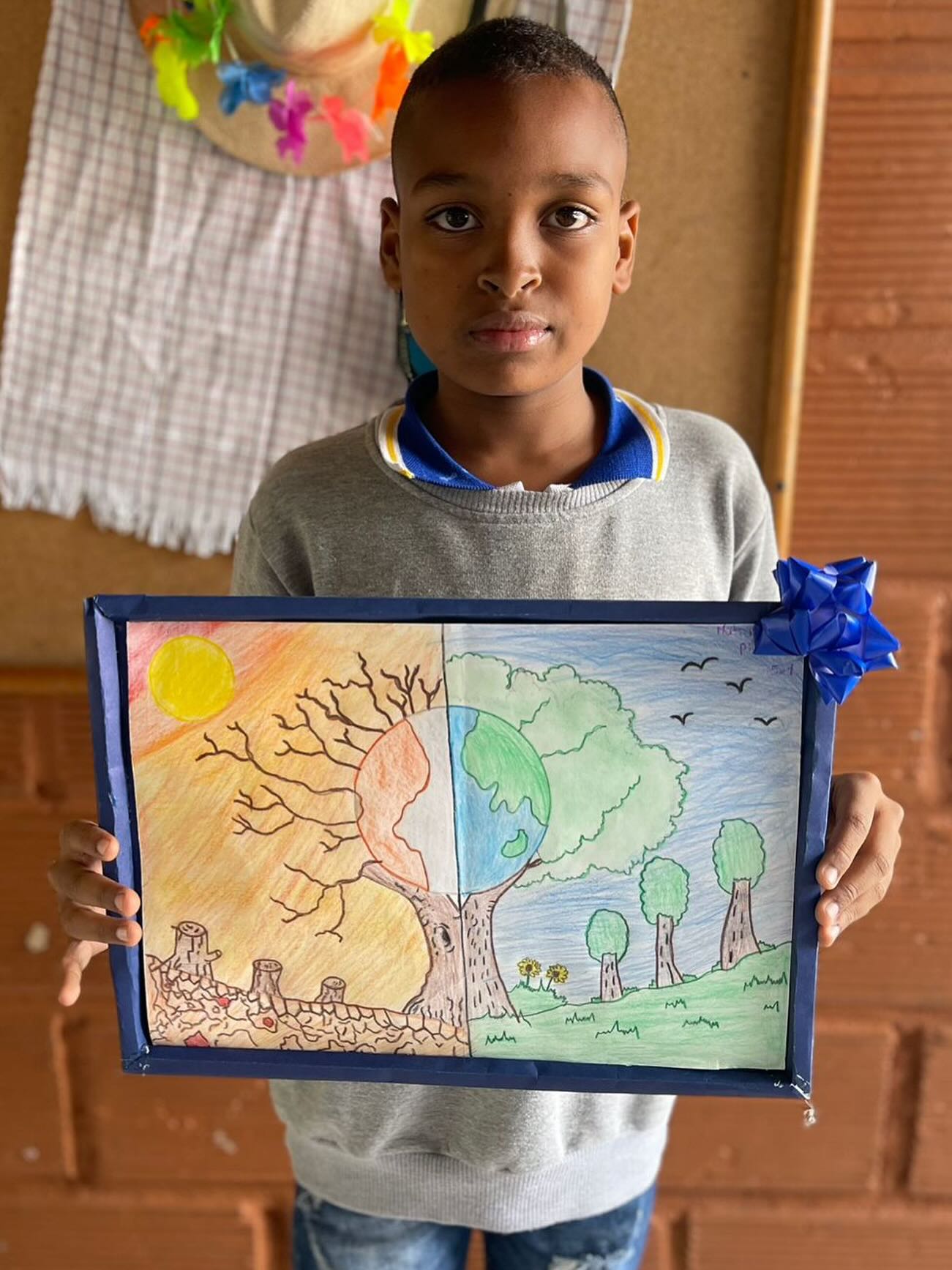 🎨✨ Matías Pitalua, estudiante de 5.1, demuestra su talento en el Concurso de Talento Pinalista con un dibujo lleno de creatividad y expresión artística.
💛 ¡Apóyalo con tu like y celebremos juntos el arte de nuestros estudiantes!
#TalentoPinalista #MatíasArtista #OrgulloPinalista #IEElPinal