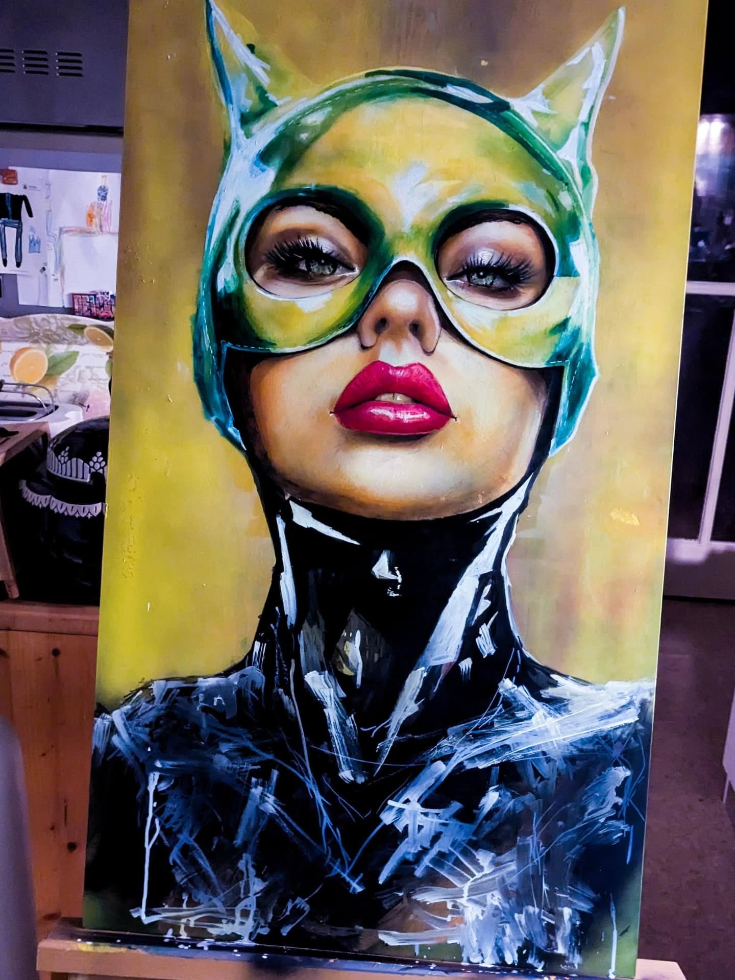 New paint but #stillinprogress #acrylicpainting #airbrush #dccomics #catwoman #lookingforartgallery #artcollab #artgallery #artcollaboration