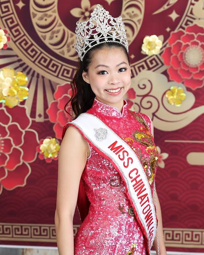 Meet our Miss Chinatown Houston 2024, Teresa So @teresa_sooo
📕 Teresa is a junior at Texas A&M university studying Information Sciences and Business Honors, with plans to pursue a masters in finance. Teresa will also be studying abroad in Madrid, Spain in Spring 2026!
💪🏻 She is interning at Sewell this summer and continue to do commissioned artwork on the side.
✨Her advice to this year’s contestants: take a deep breath and learn to believe in yourself!!
👉 Swipe to hear more about what the Miss Chinatown Houston pageant means to Clarissa!
🎟️ Additionally, come support Teresa as she takes her final walk as Miss Chinatown! Tickets: misschinatownhouston.org
