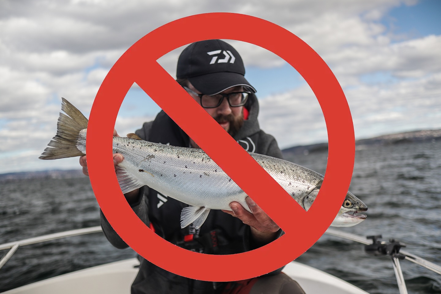 Avgjørelsen falt forrige uke, det innføres tre store nullfiskeområder i Oslofjorden. Jeg rammes selv av forbudet og har stor forståelse for at mange er skuffet.
Samtidig er det vanskelig å forstå den voldsomme motstanden som fremmes mot fiskeritiltakene, både i media og på sosiale medier. Innføringen av nullfiskeområder er en mulighet, ikke en begrensing. Den muligheten må vi gripe, og alle må bidra.
Les mer på www.teamkrokodille.no
.
.
.
#oslofjorden #nullfiske #fredning #fiske #havfiske #forbudsområder #vern #kysttorsk #naturvern #fiskeritiltak #bunntråling #viredderoslofjorden #spøkelsesfiske