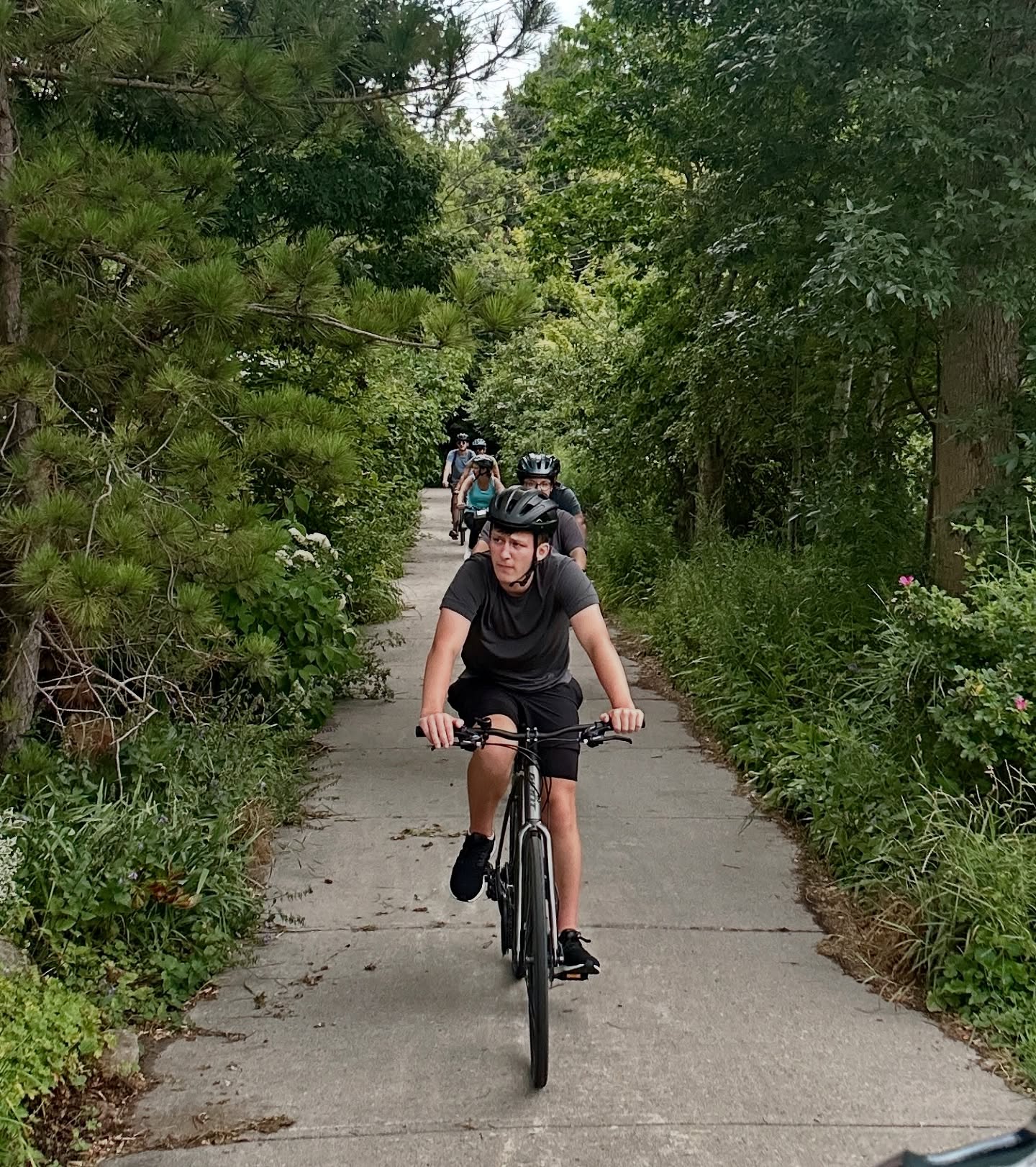 Taking in the @WardsIsland community as we ride along the streets filled with gorgeous gardens and plenty of neighbourhood cats 🐈. Our guests are always genuinely enamoured with the island life!
.
#TorontoIslands #PedalToronto #BikeTours #DestinationToronto #GetYourGuide #TorontoWaterfront #FerryRide #ExplpreToronto #LocalGuides #TourismToronto #SeeTorontoNow #GuidedTours