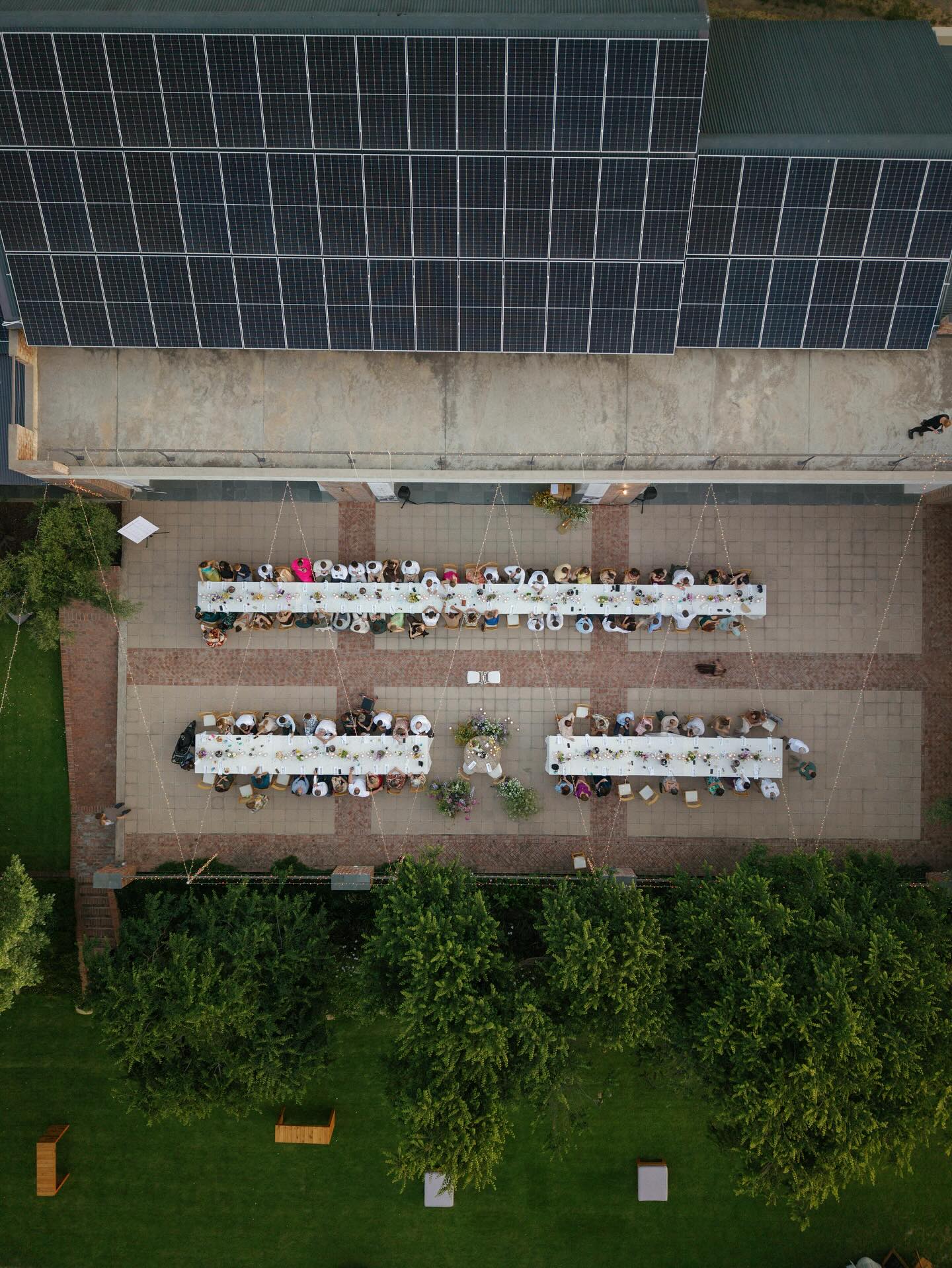 In light of woman’s day I offer a quote from the inspirational Oprah Winfrey:
“The biggest adventure you can ever take is to live the life of your dreams”
✨
Your dream garden wedding from the perspective of a bird
✨
#gardenwedding
#outdoorwedding
#oliverock
#dreamwedding
@thunderandlove
@veileventssa
@anliwahlfloral
@xleventscapetown
@baie_goeters