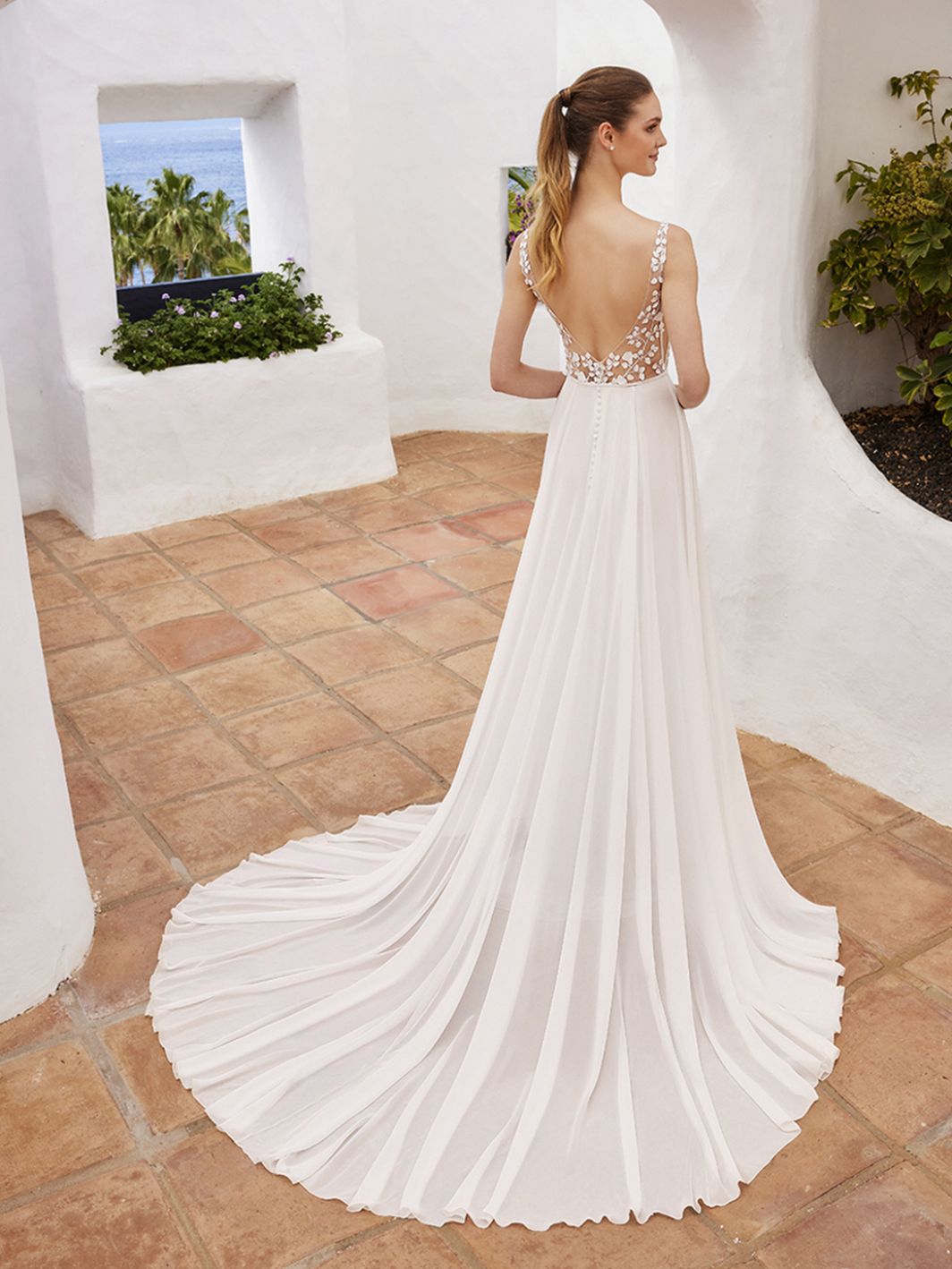 Casha’s bridal moment was nothing short of breathtaking. 👰✨
Draped in Olivelli elegance, she turned heads and stole hearts.
Book your exclusive Olivelli experience via WhatsApp: +27 82 852 6285.
#OlivelliBride #CashaTheBride #UnveilTheMagic